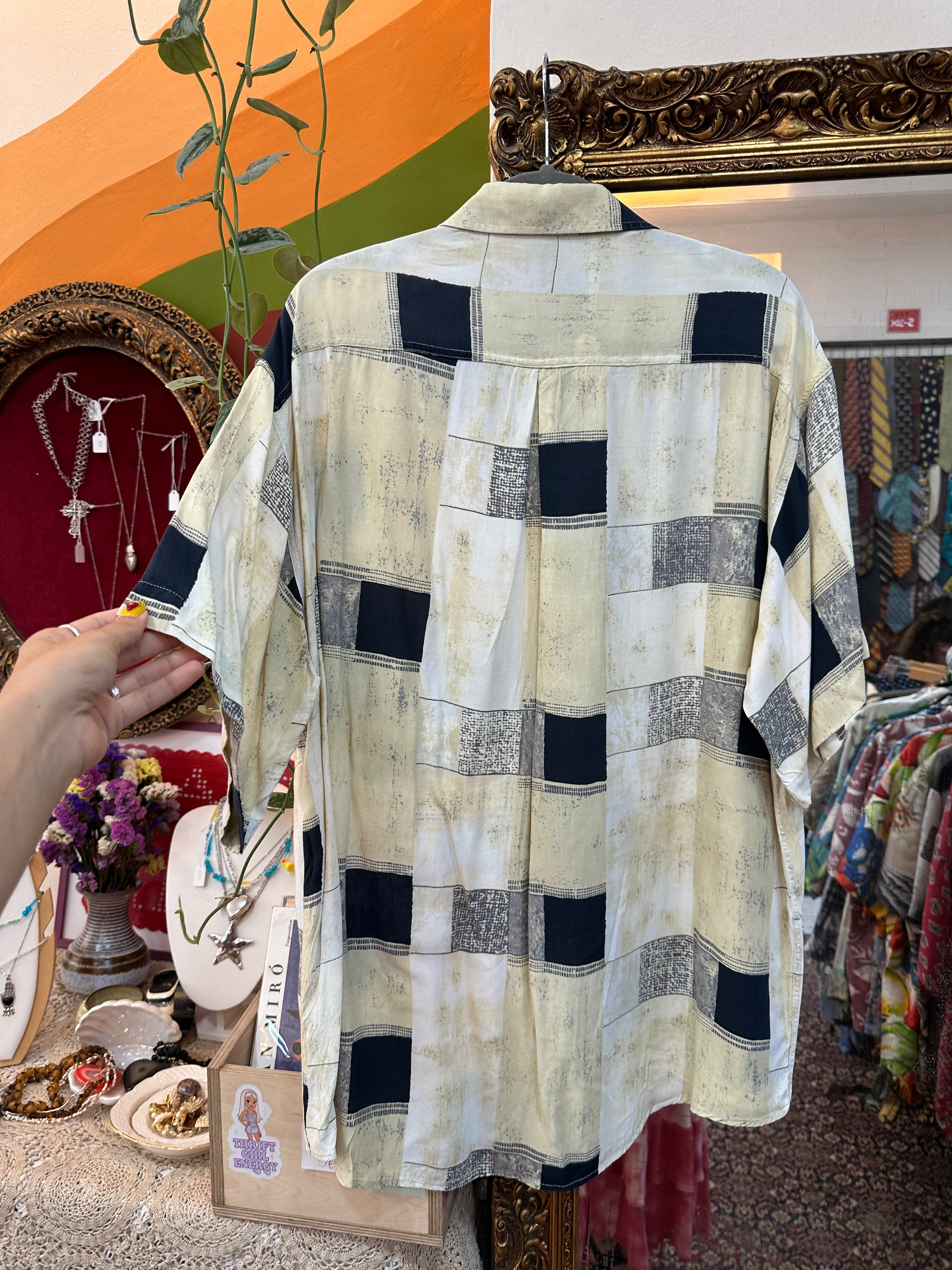 Men’s vintage 90s style shirt (L)