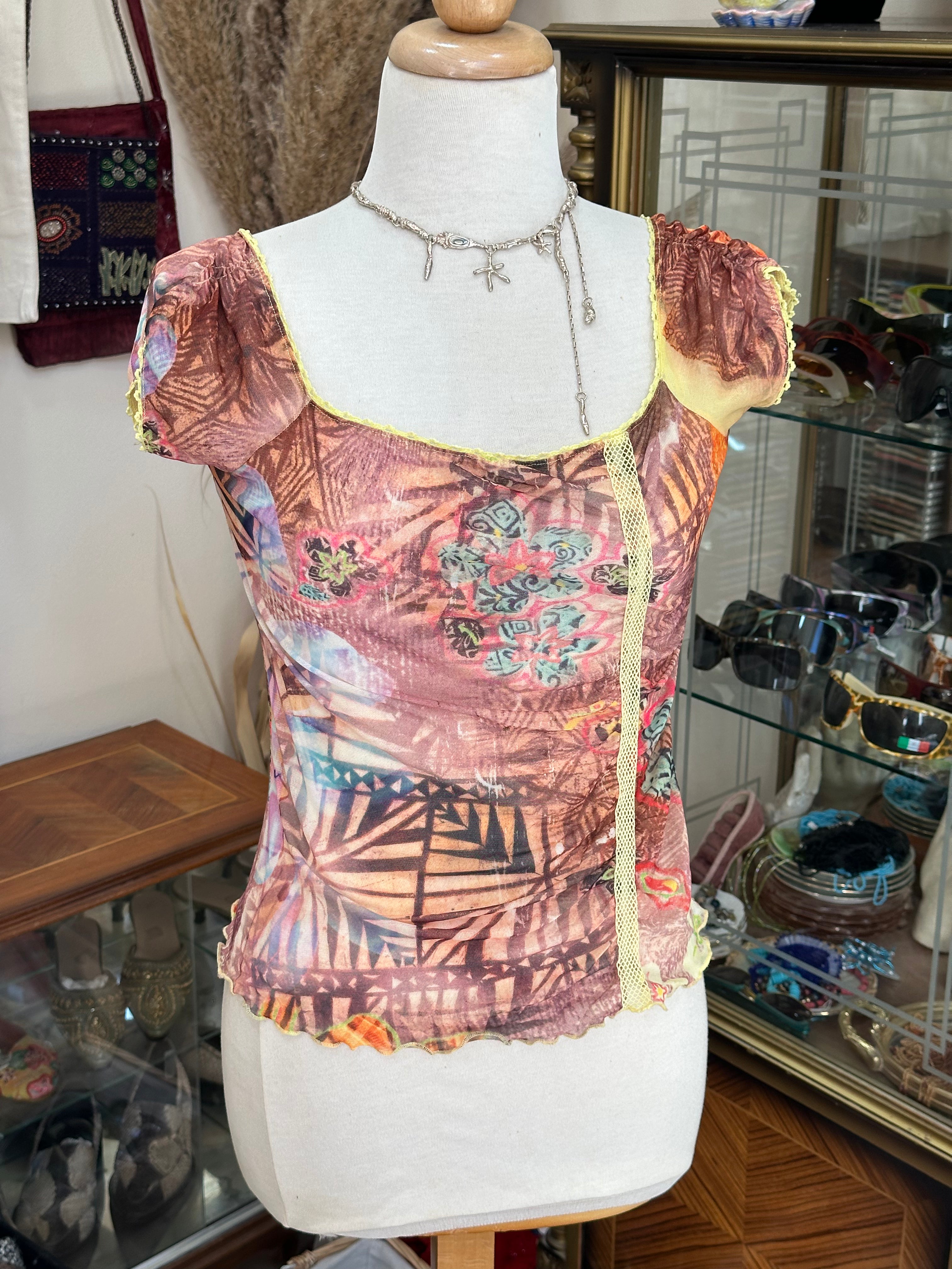 Super cute mesh top (M/L)