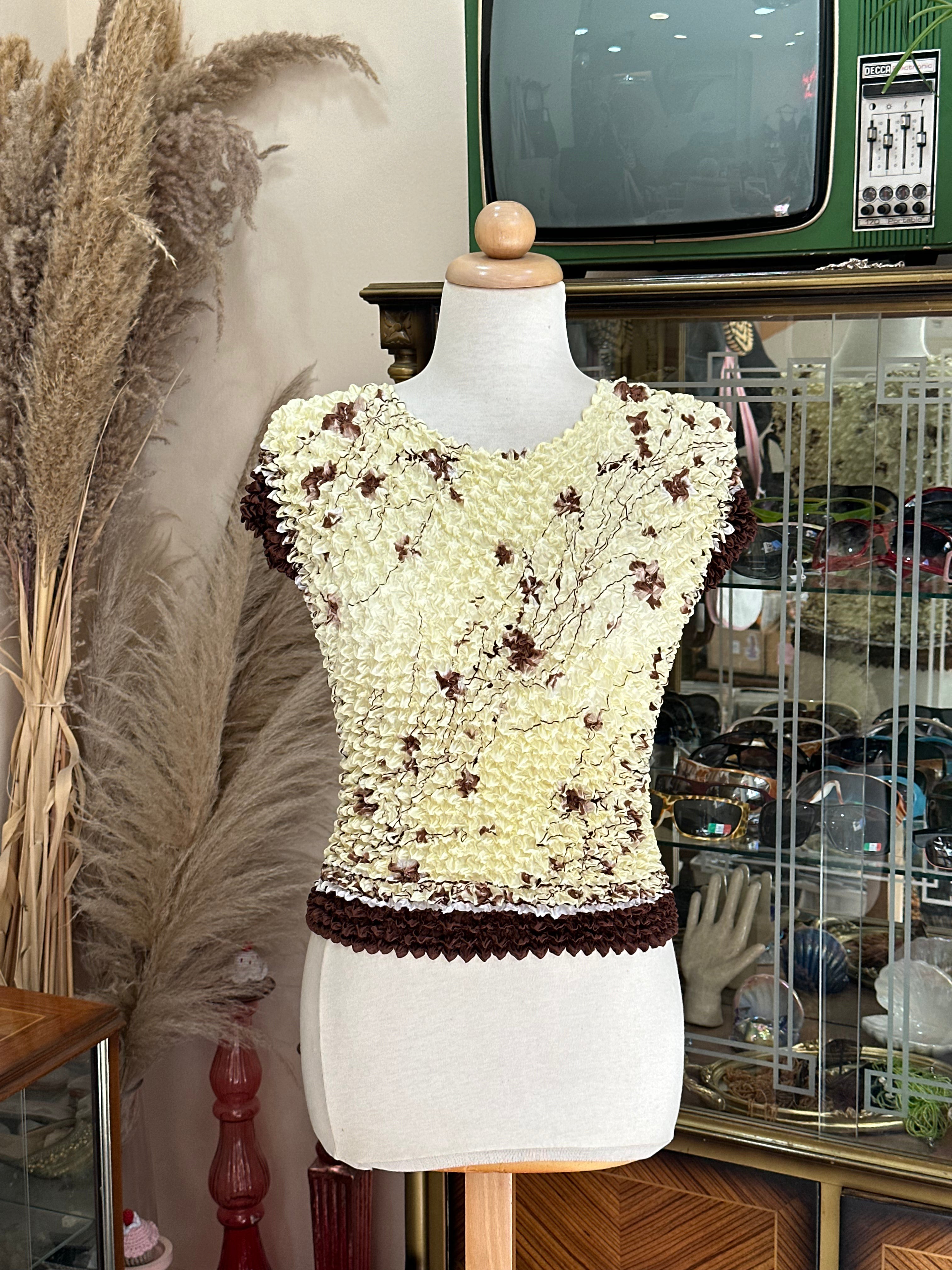 Super cute popcorn top (one size)