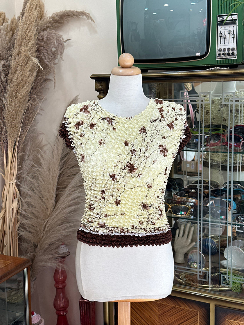 Super cute popcorn top (one size)