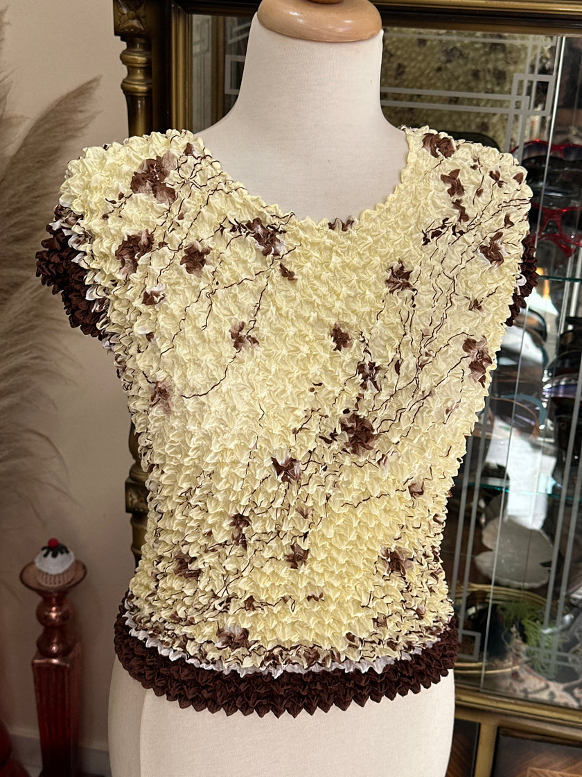 Super cute popcorn top (one size)