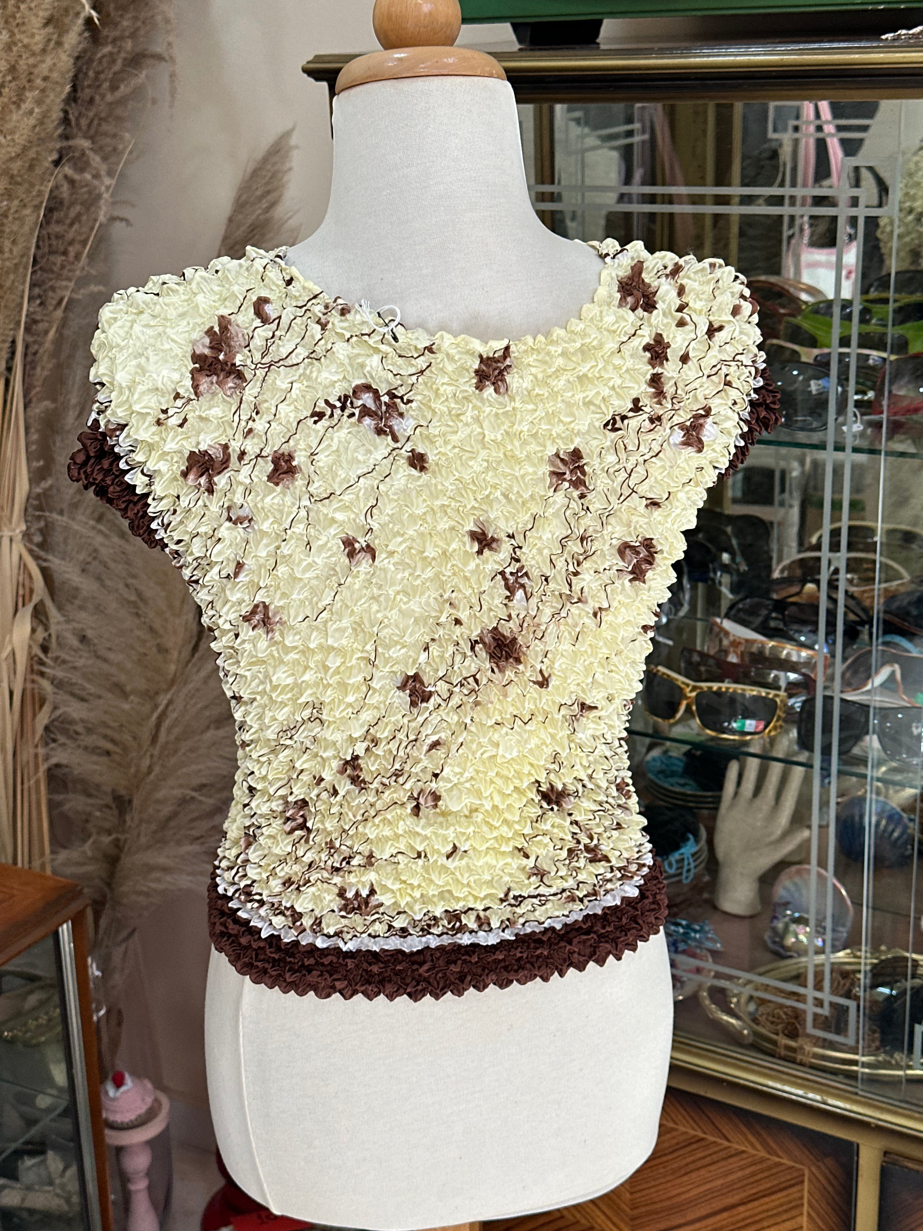 Super cute popcorn top (one size)