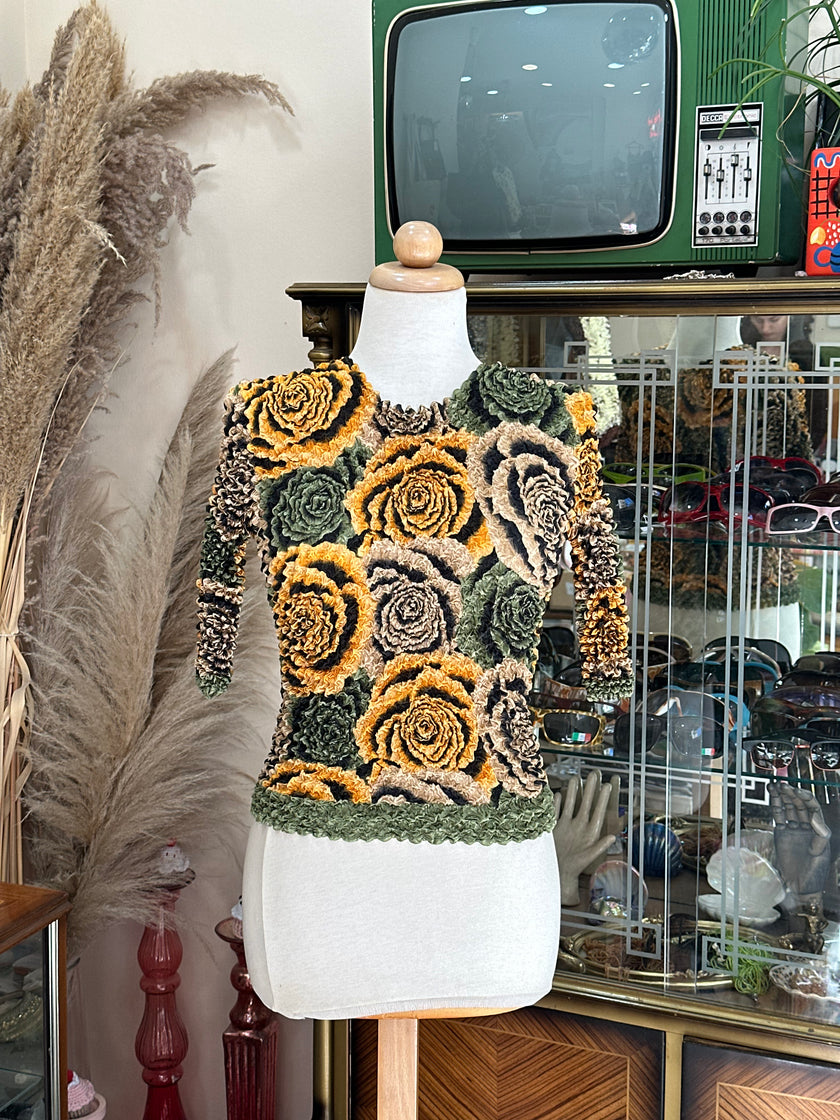 Stunning floral popcorn top (one size)