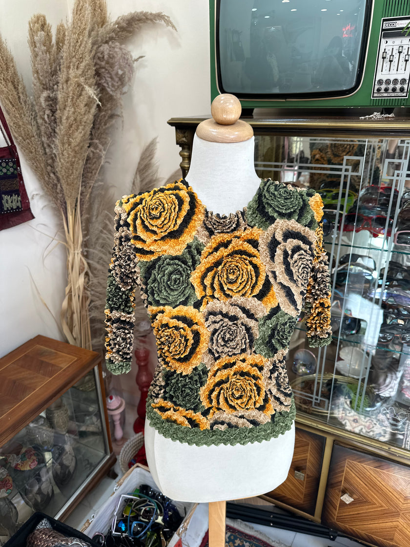 Stunning floral popcorn top (one size)