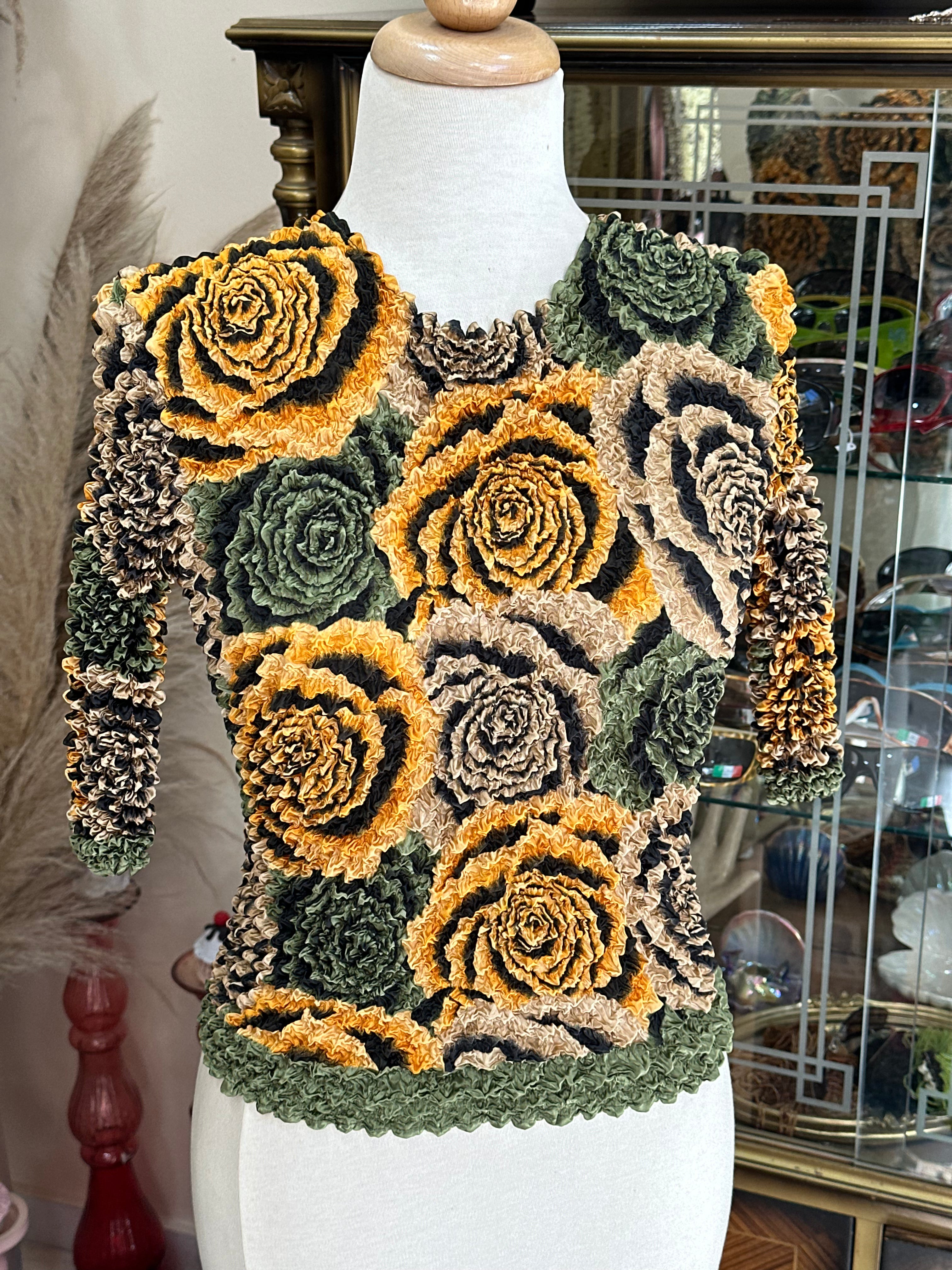 Stunning floral popcorn top (one size)