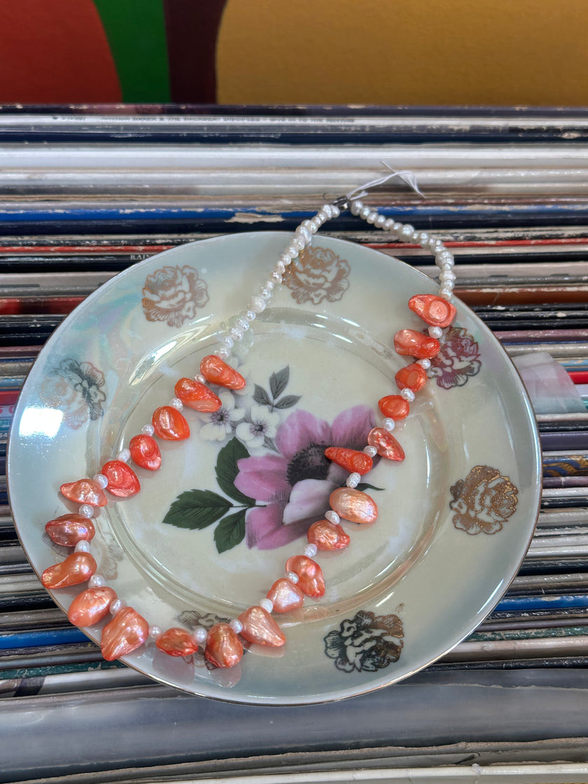 Handmade natural freshwater pearl necklace