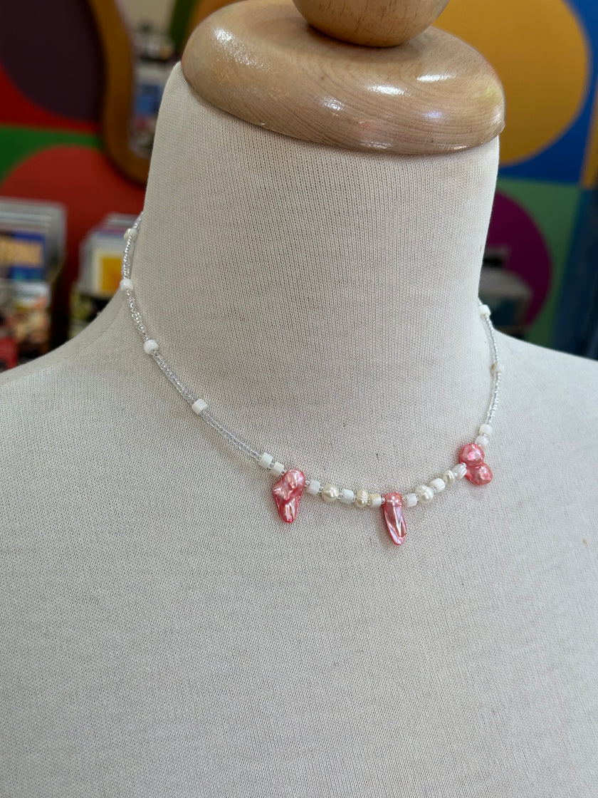 Handmade beaded necklace with natural pearls