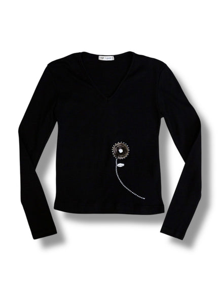 Deadstock Y2K top with embroidered flower