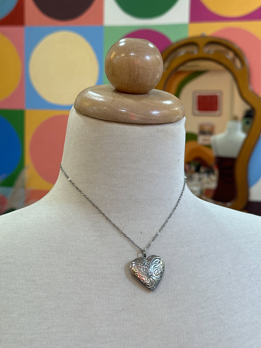 SUGARBLAZE heart locket necklace