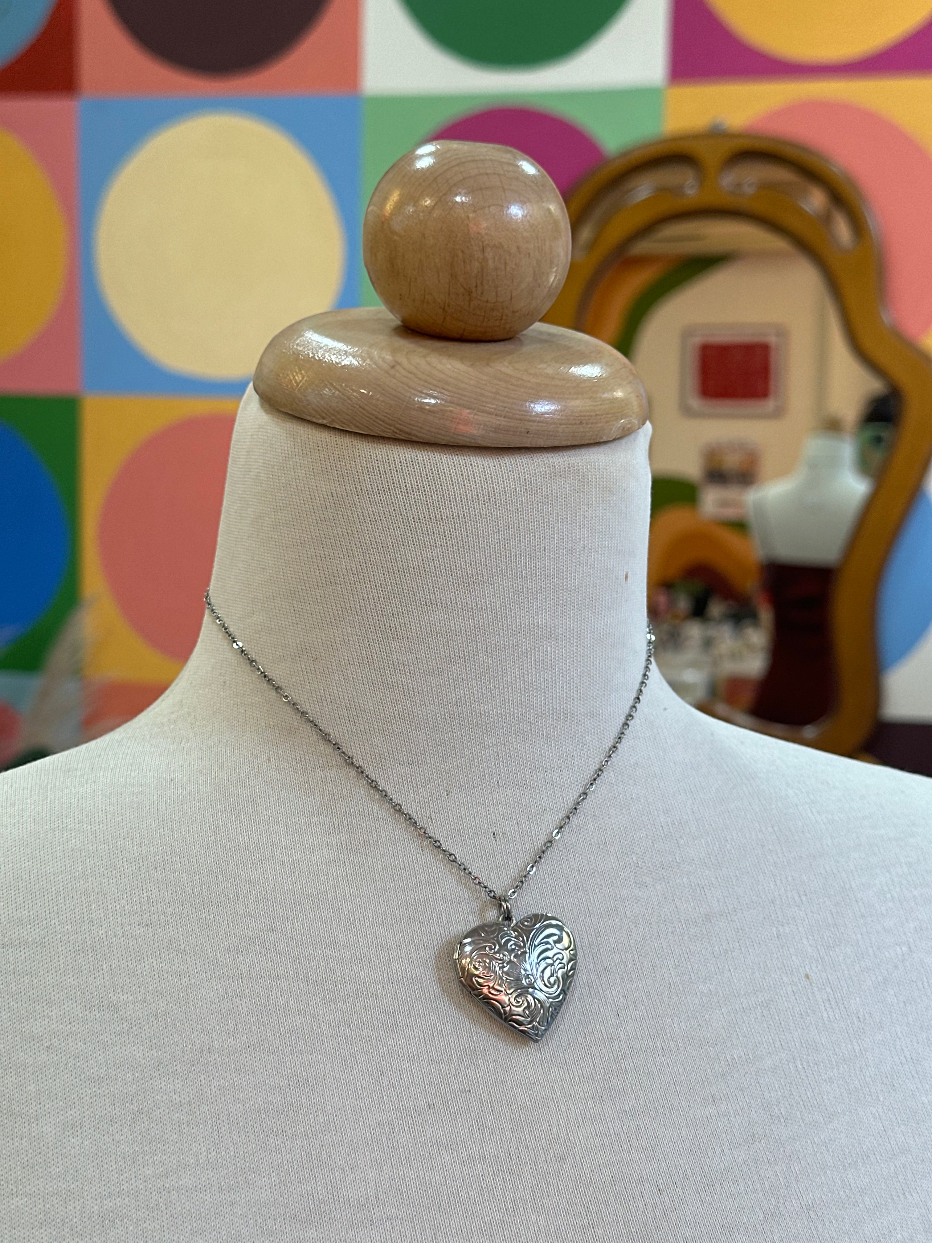 SUGARBLAZE heart locket necklace
