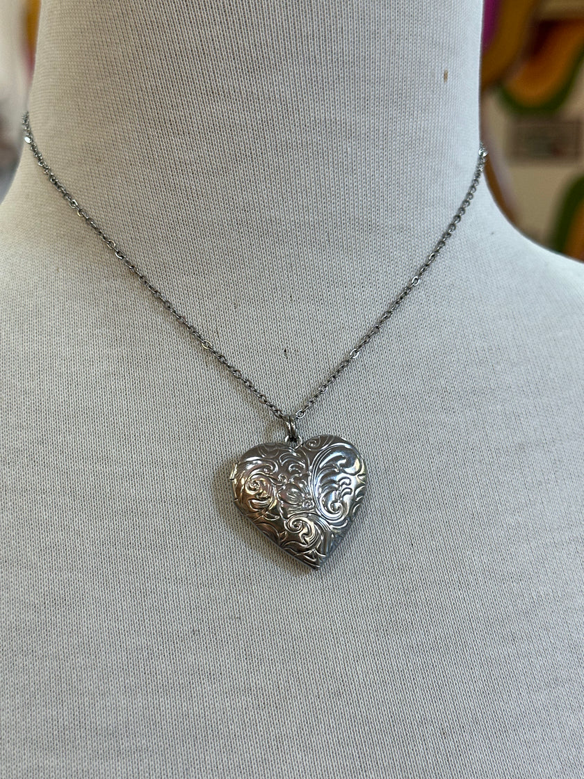 SUGARBLAZE heart locket necklace