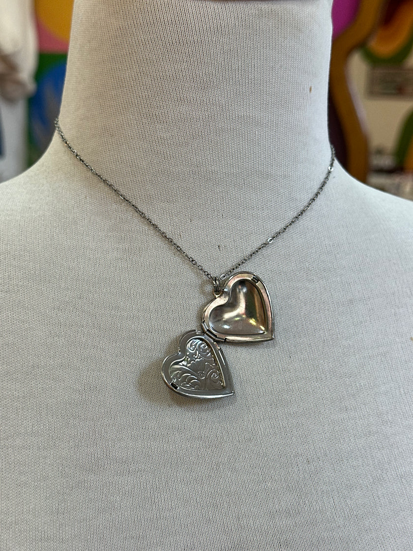 SUGARBLAZE heart locket necklace