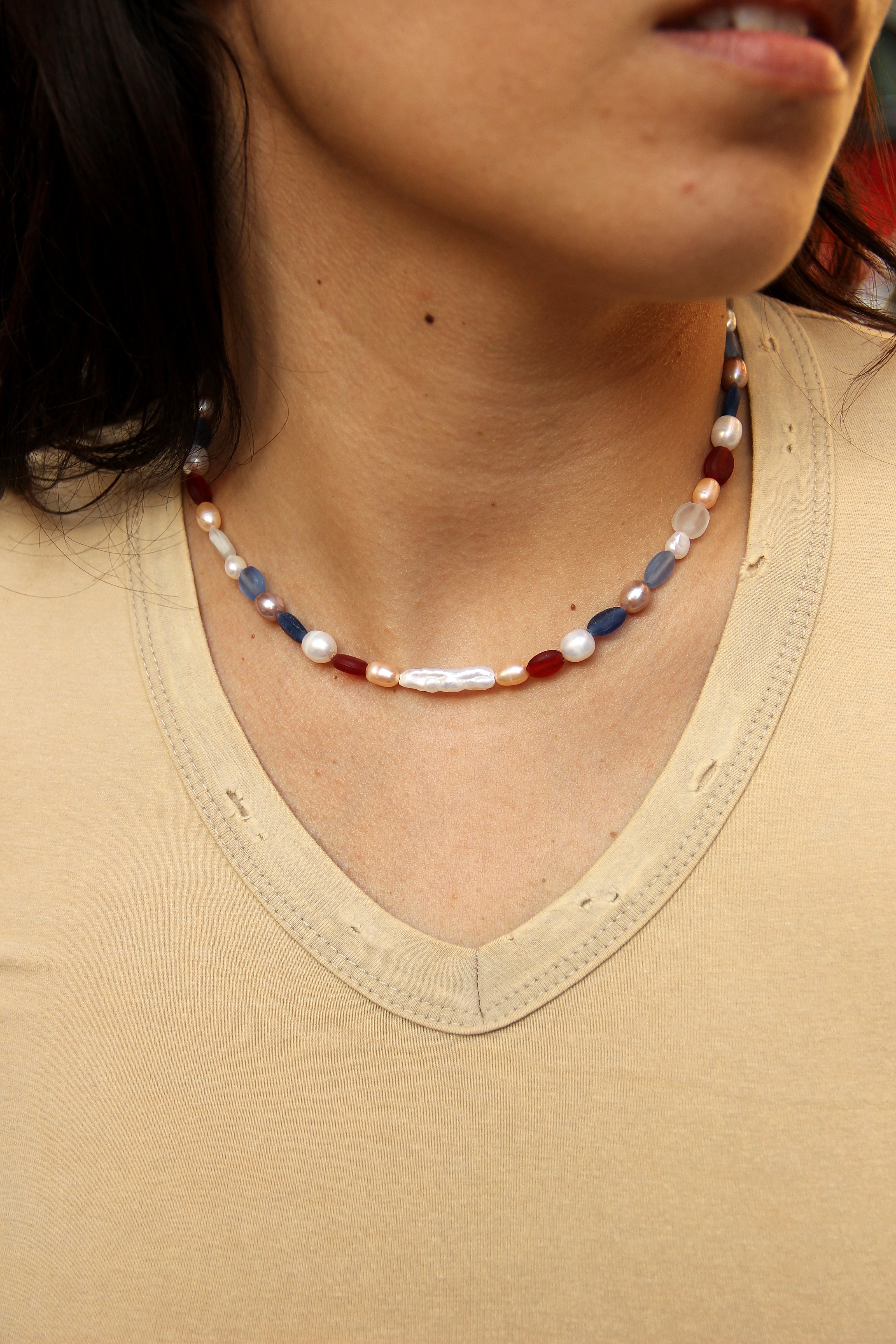 Handmade natural freshwater pearl necklace