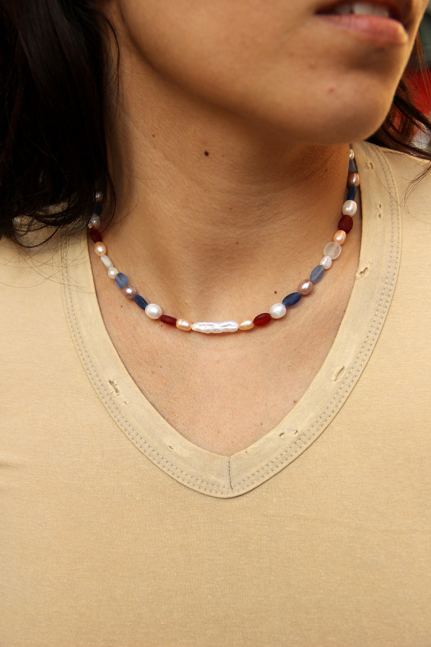 Handmade natural freshwater pearl necklace