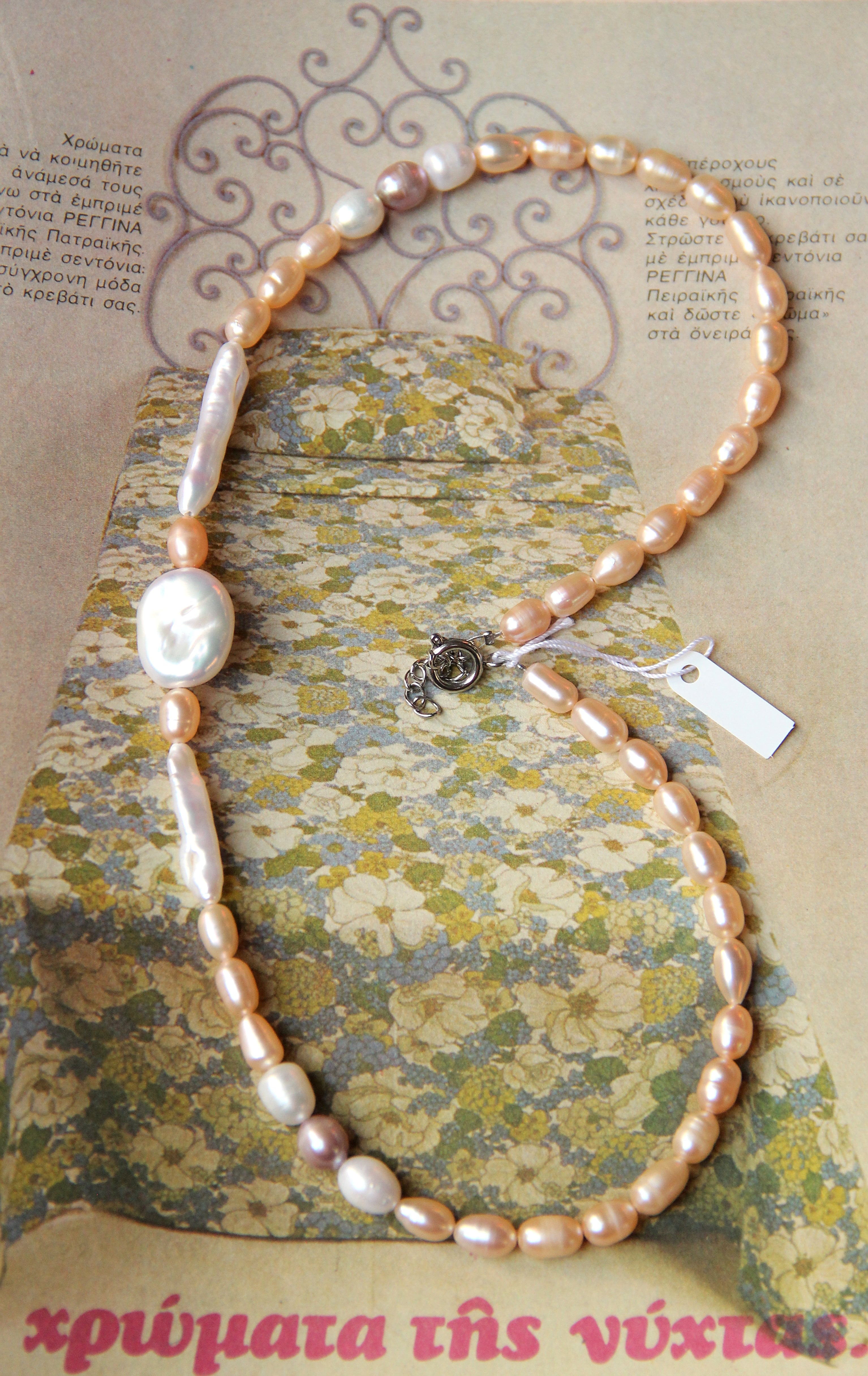 Handmade natural freshwater pearl necklace