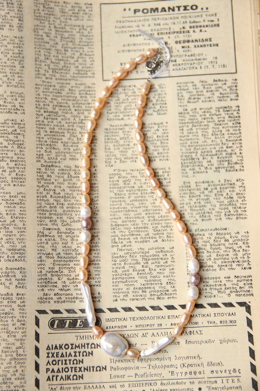 Handmade natural freshwater pearl necklace