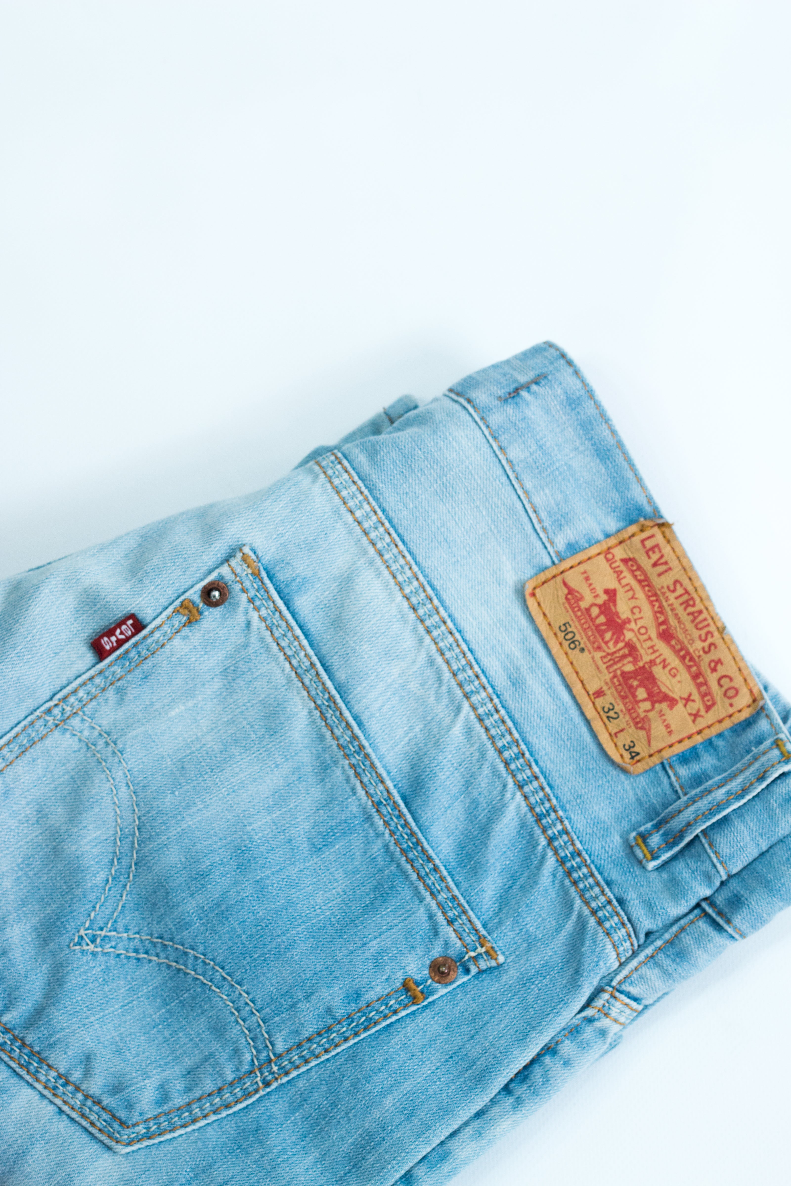 Levis 506 light wash jeans W32