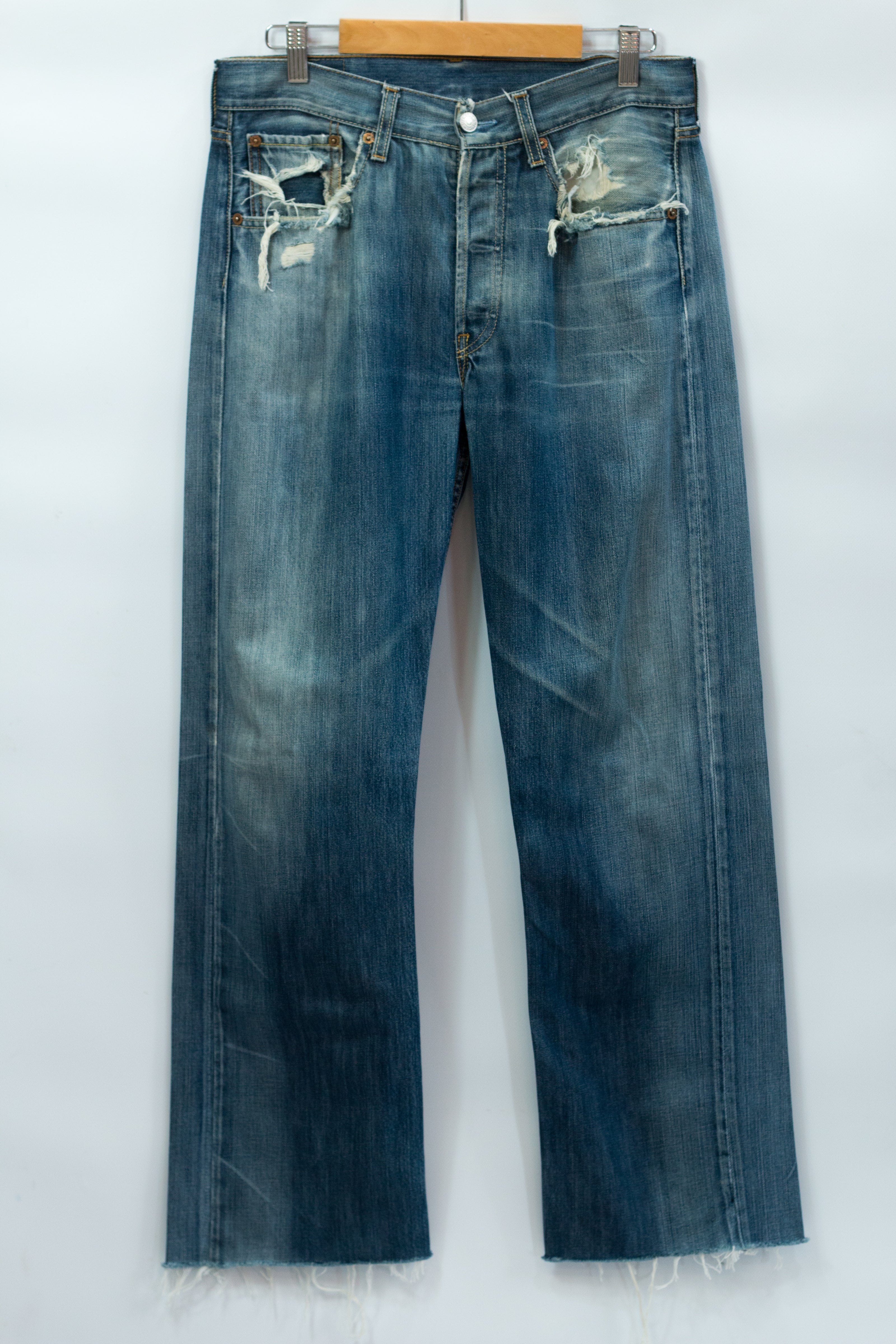 Levis 501 destressed jeans W31