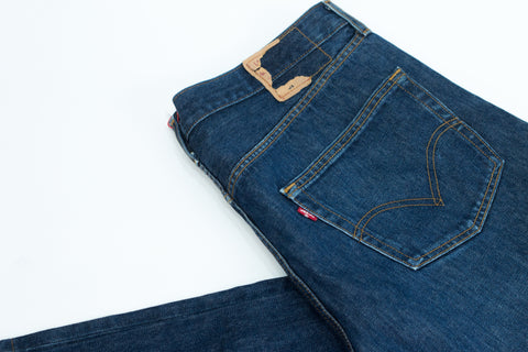 Levi’s 501 dark wash jeans W38