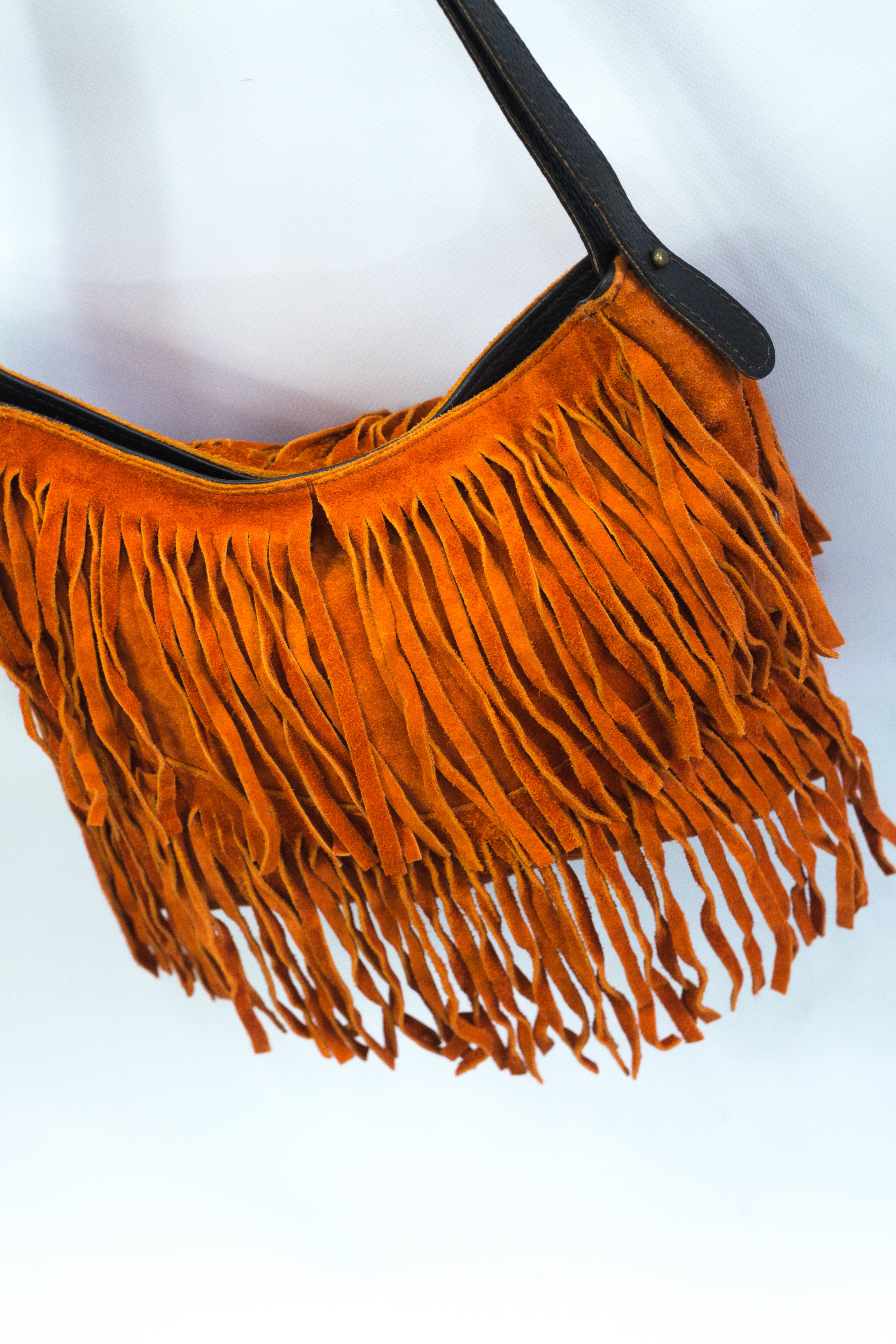 Stunning suede bag with fringe