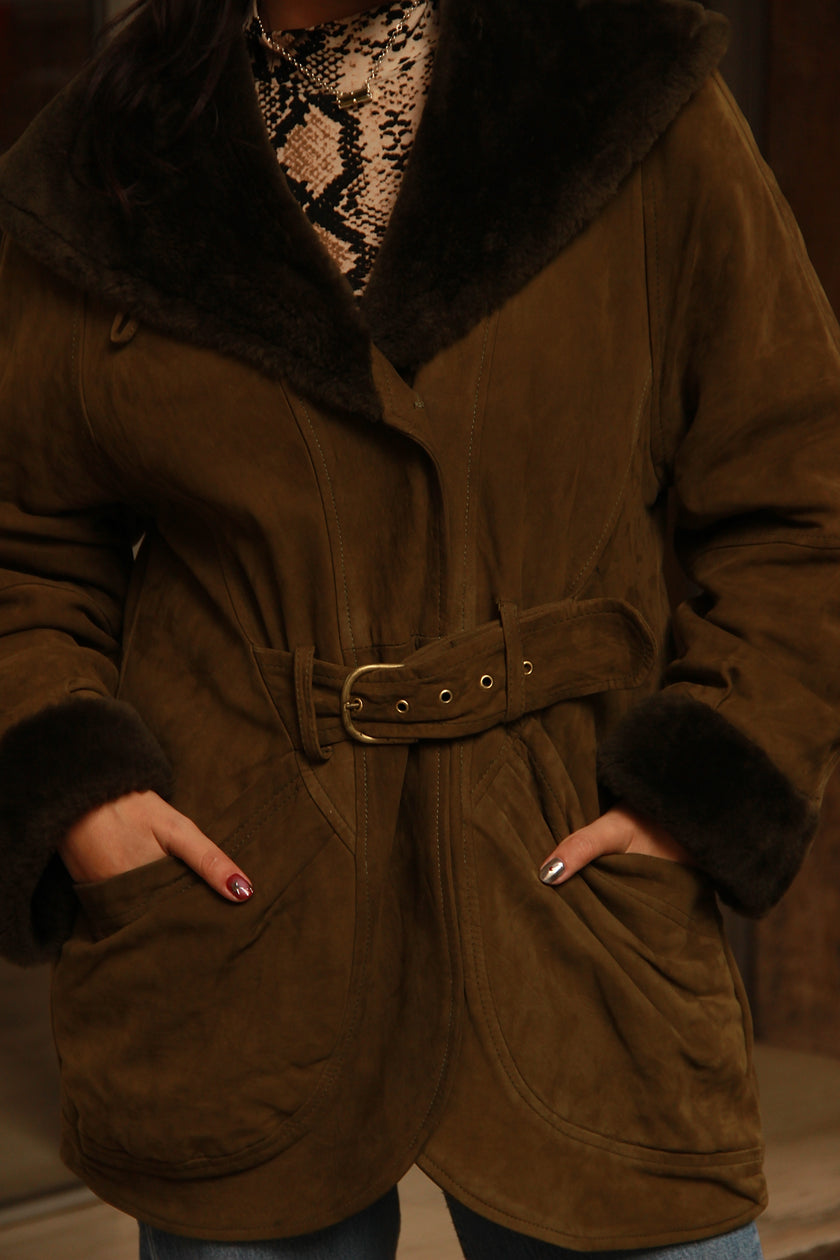 Vintage shearling coat (XL)