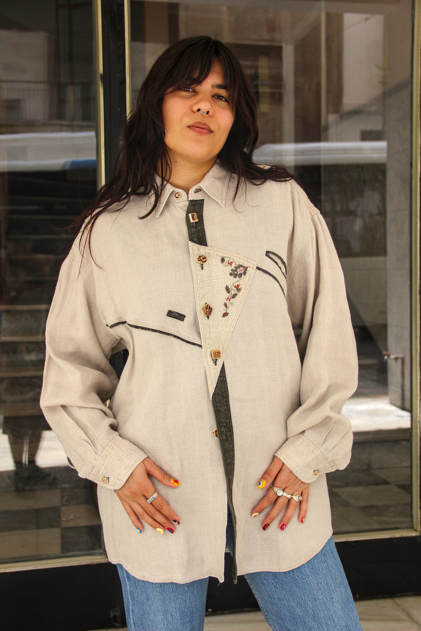 Vintage Men's Tyrol shirt with embroidered detailing (L/XL)