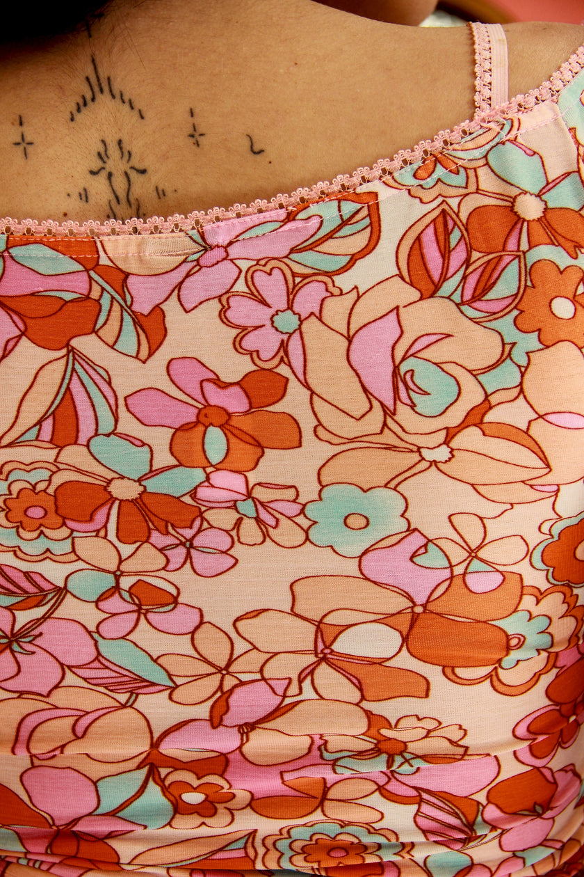 Beautiful floral top (S/L)