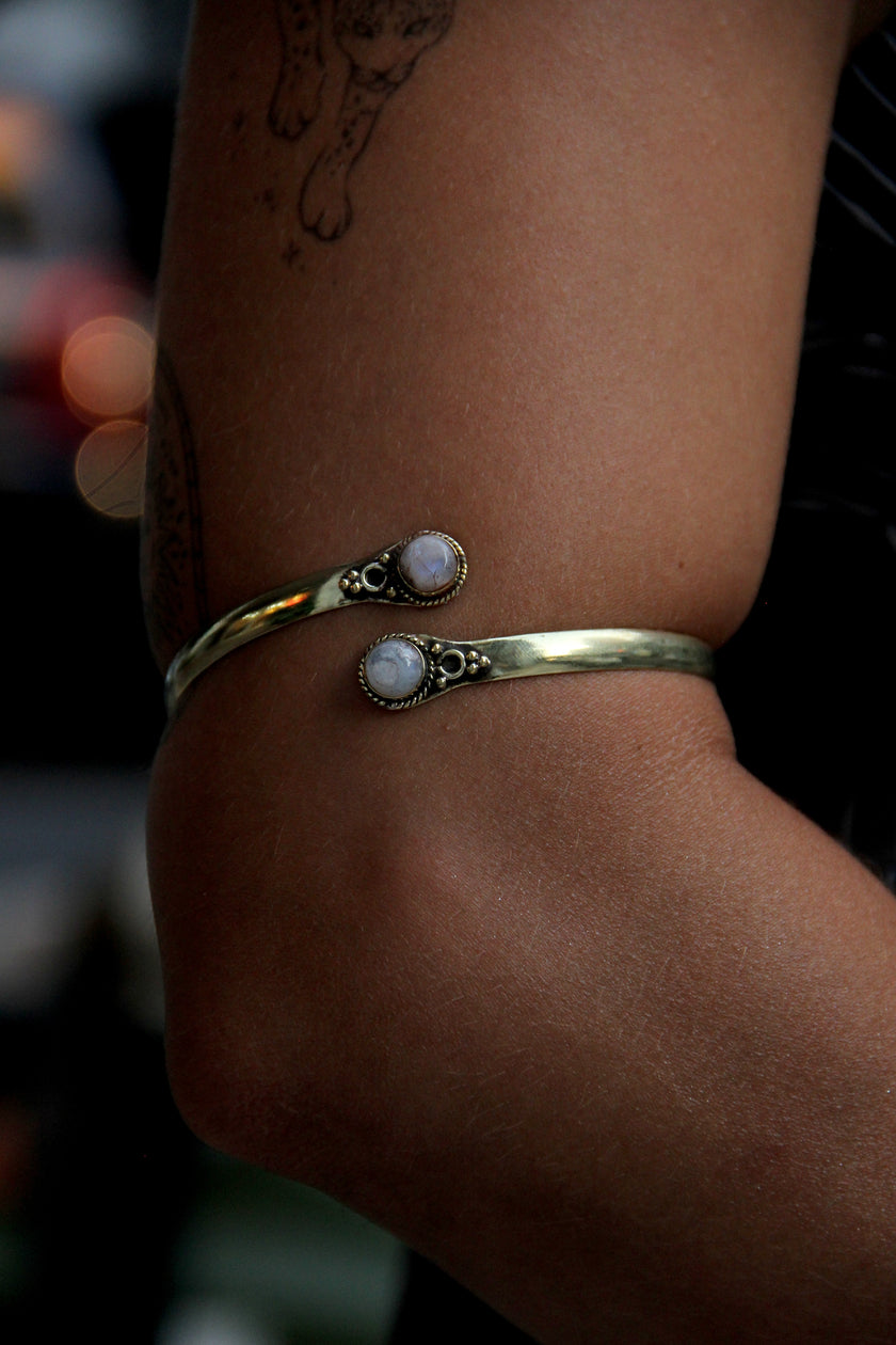 Stunning gold toned brass cuff bracelet (white stones)