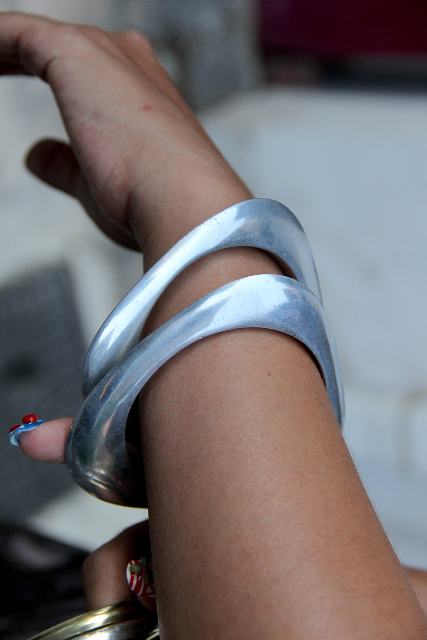Silver toned bangle