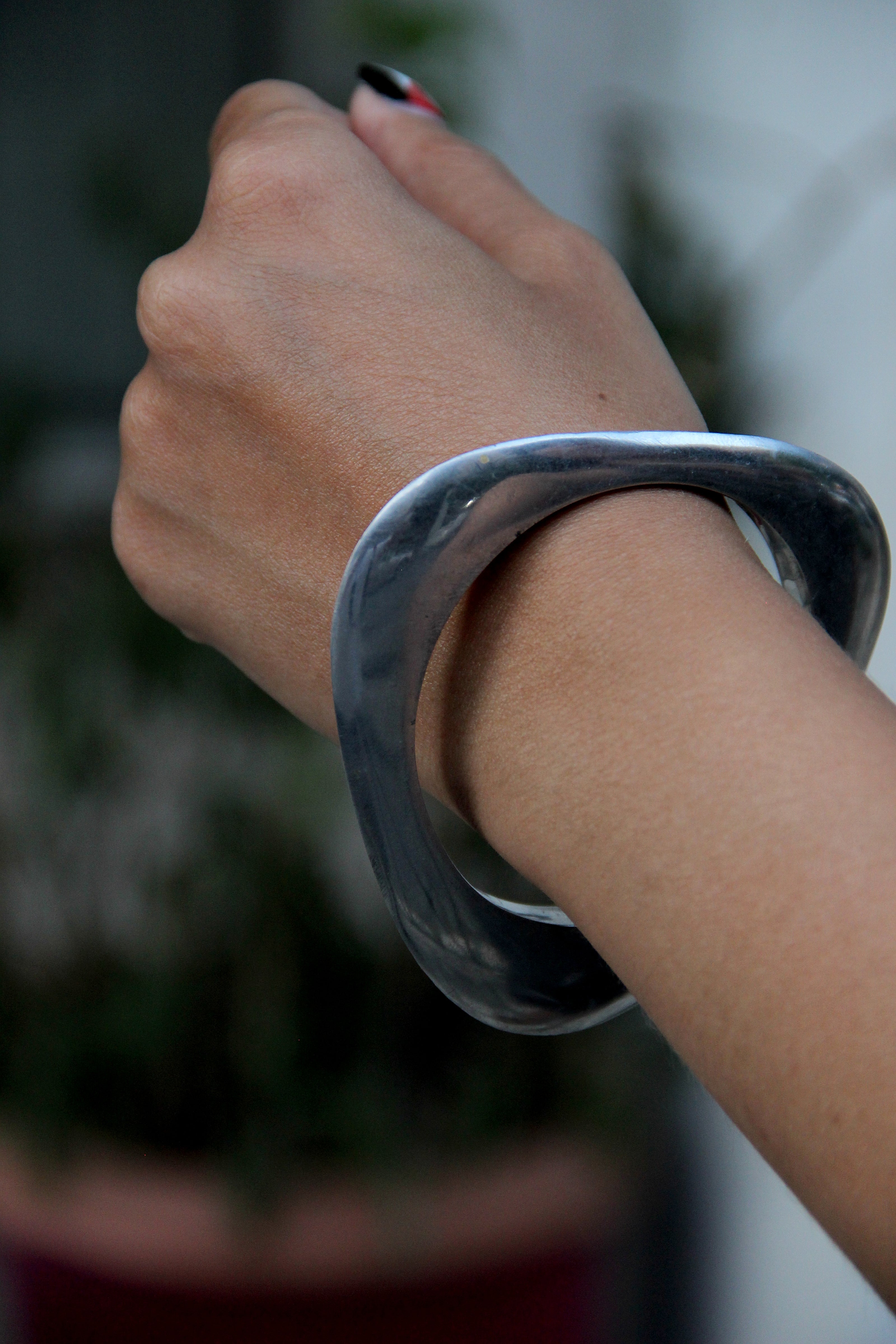 Silver toned bangle