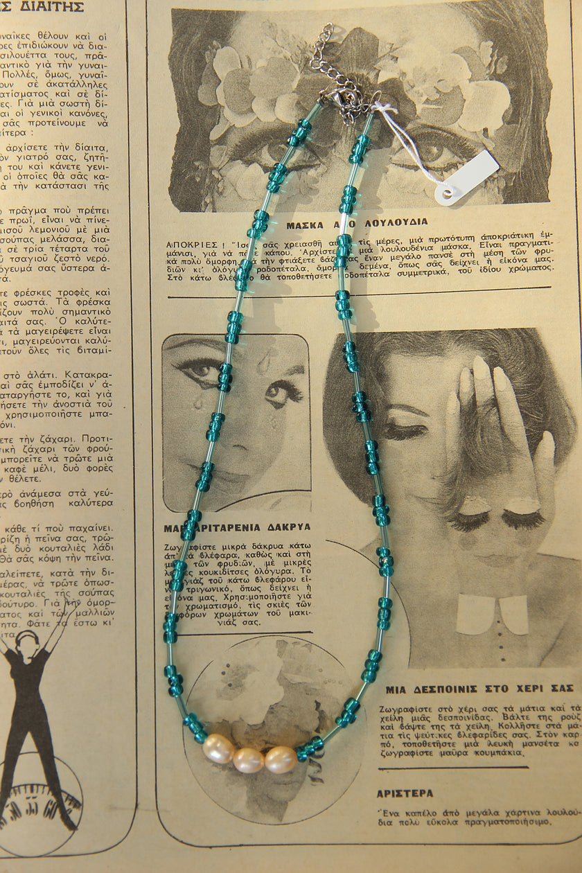 Stunning handmade necklace with glass beads & natural pearls
