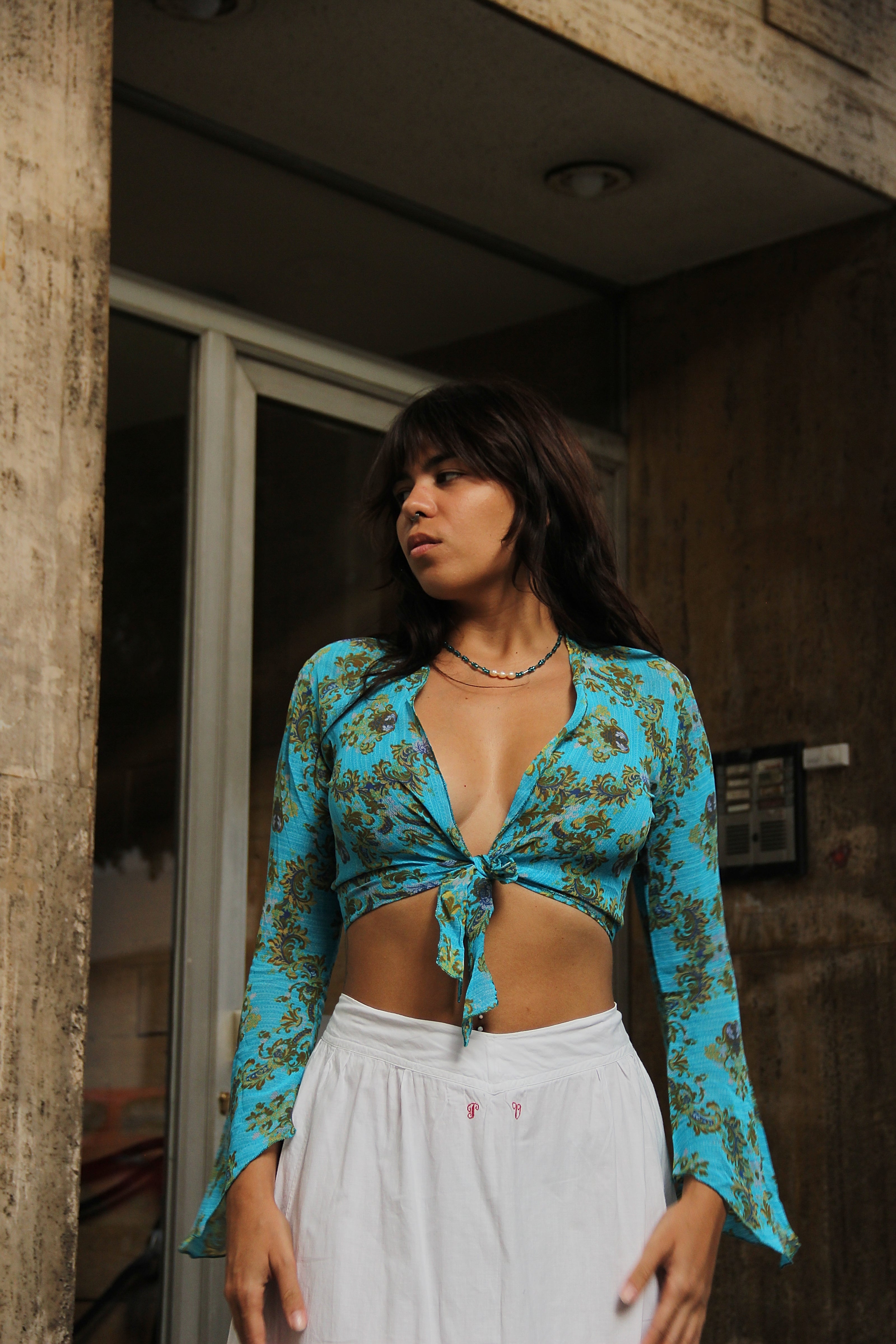 Vintage funkuy patterned semi see-through tie top (S)