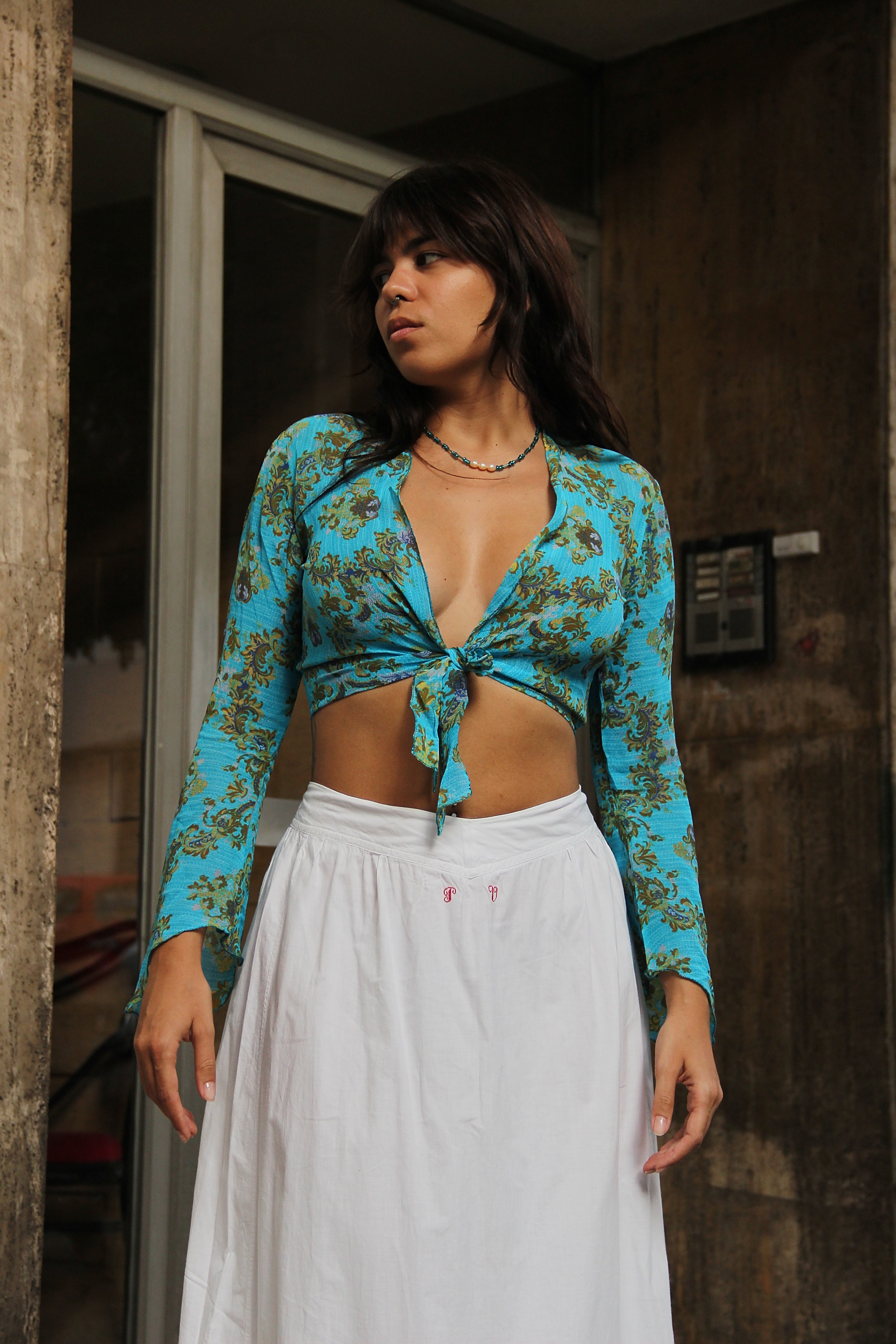 Vintage funkuy patterned semi see-through tie top (S)