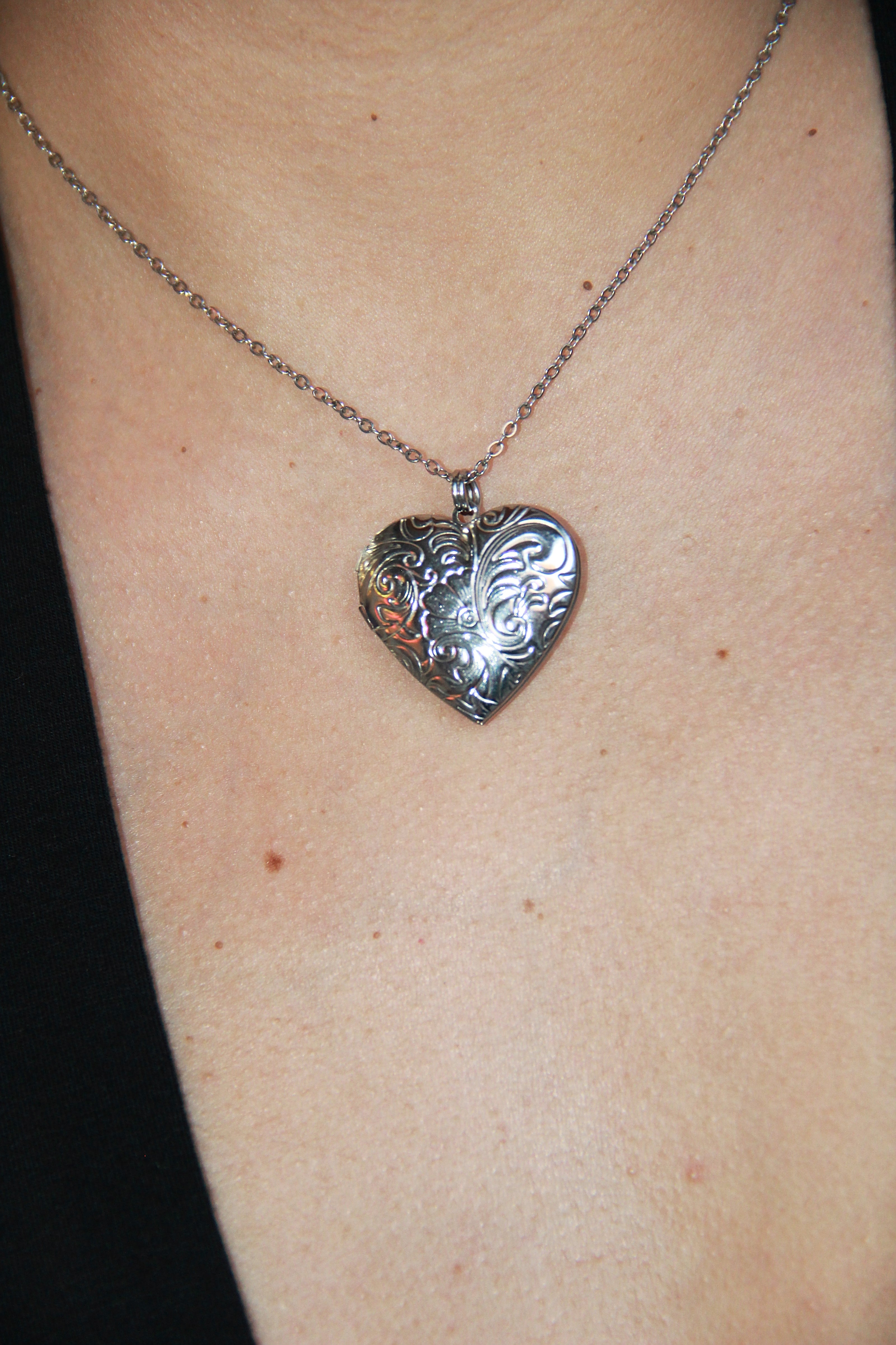 SUGARBLAZE heart locket necklace