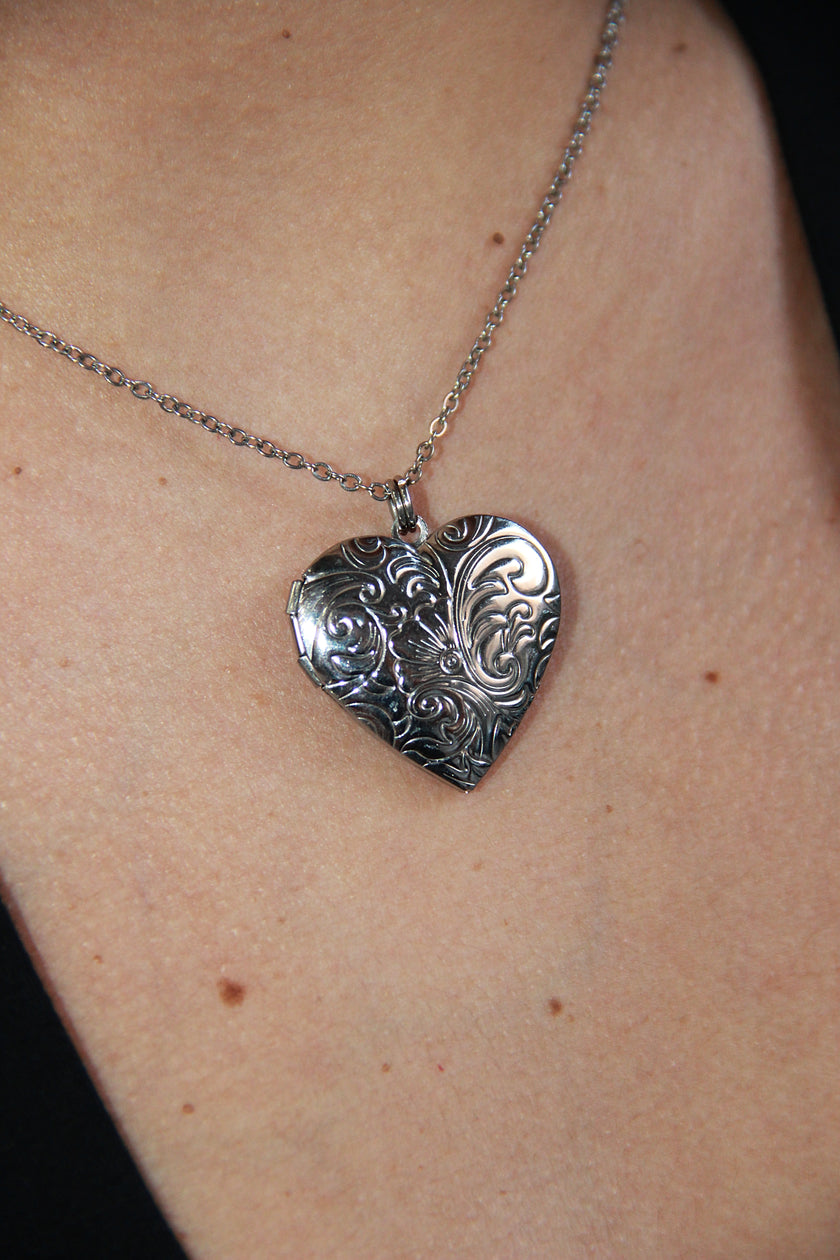 SUGARBLAZE heart locket necklace