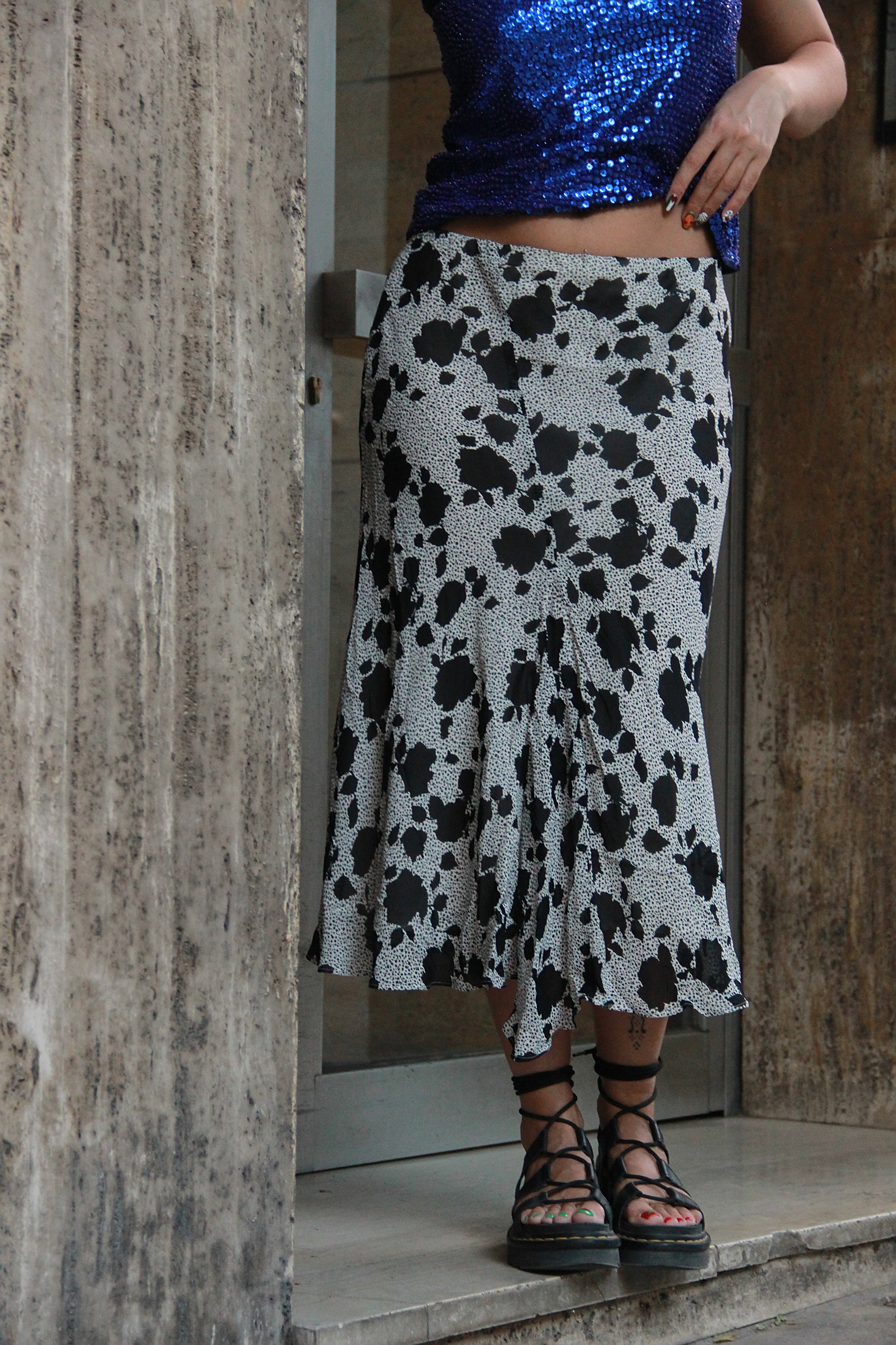 Vintage 90s style midi skirt (M)
