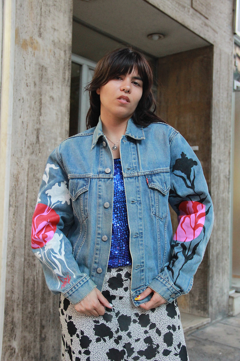 Handpainted Woman's Levis denim jacket (L)