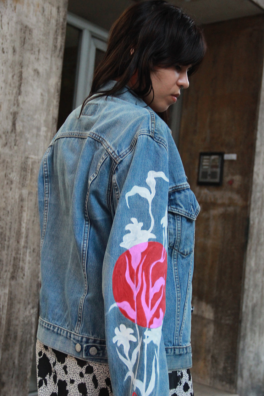 Handpainted Woman's Levis denim jacket (L)