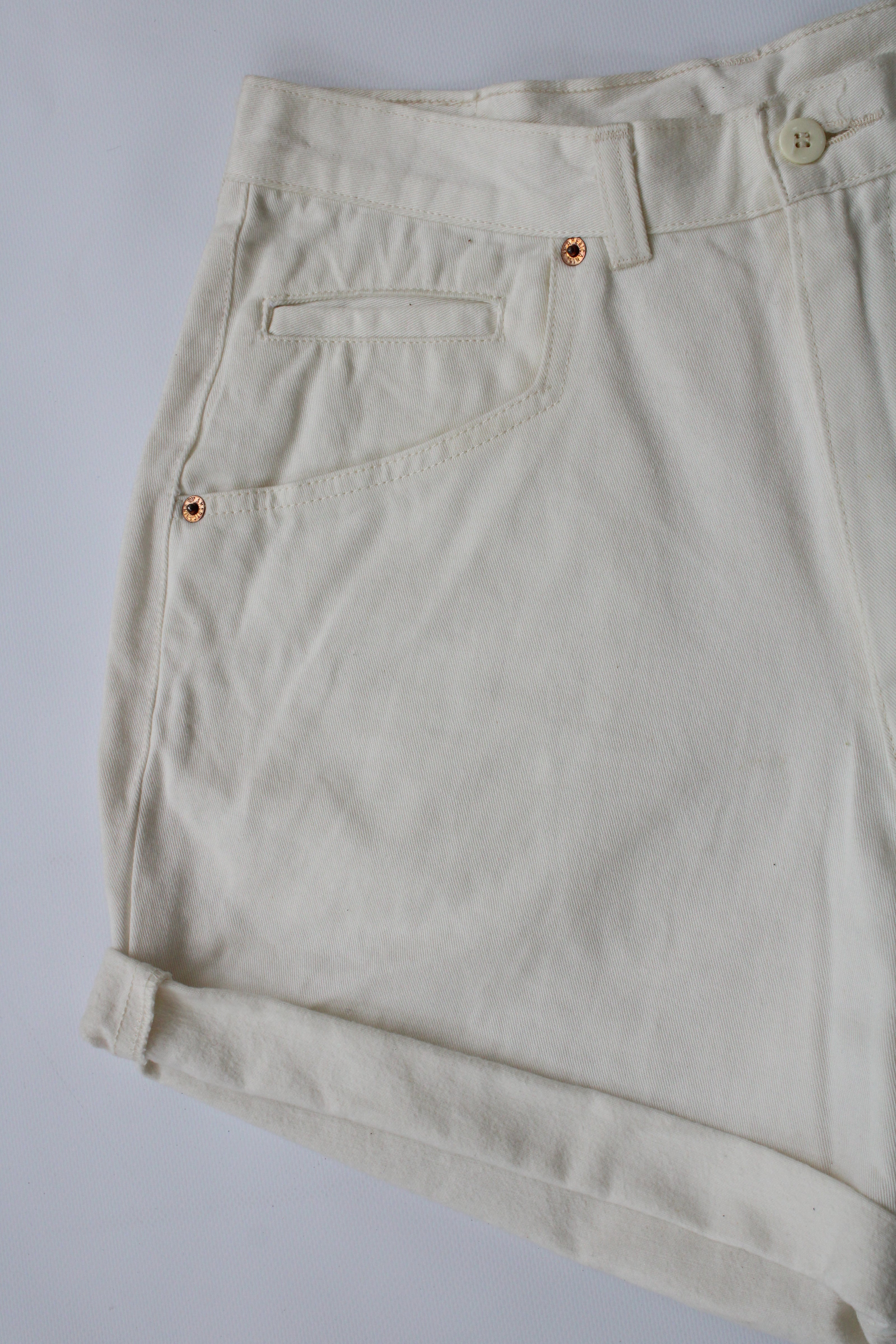 Deadstock Americanino high waisted shorts W31