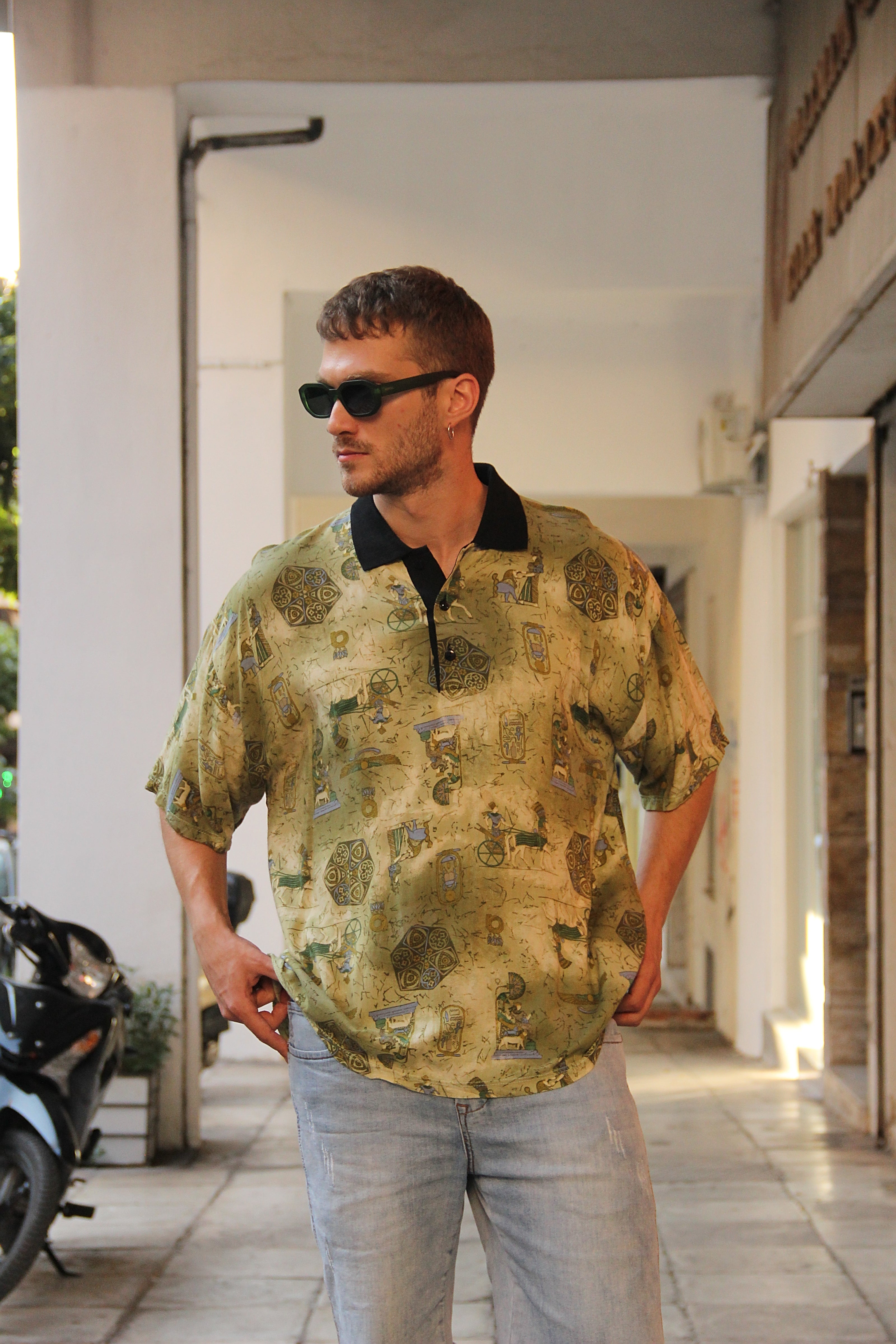 Vintage funky patterned polo shirt (L)