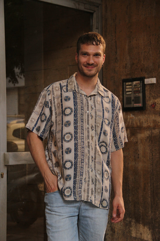 Men’s Vintage 100% silk 90s style shirt (XL)