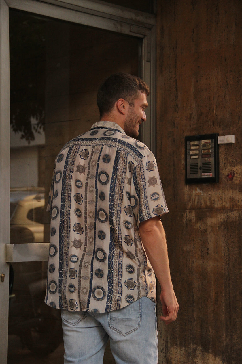 Men’s Vintage 100% silk 90s style shirt (XL)