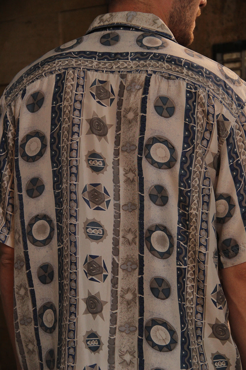 Men’s Vintage 100% silk 90s style shirt (XL)