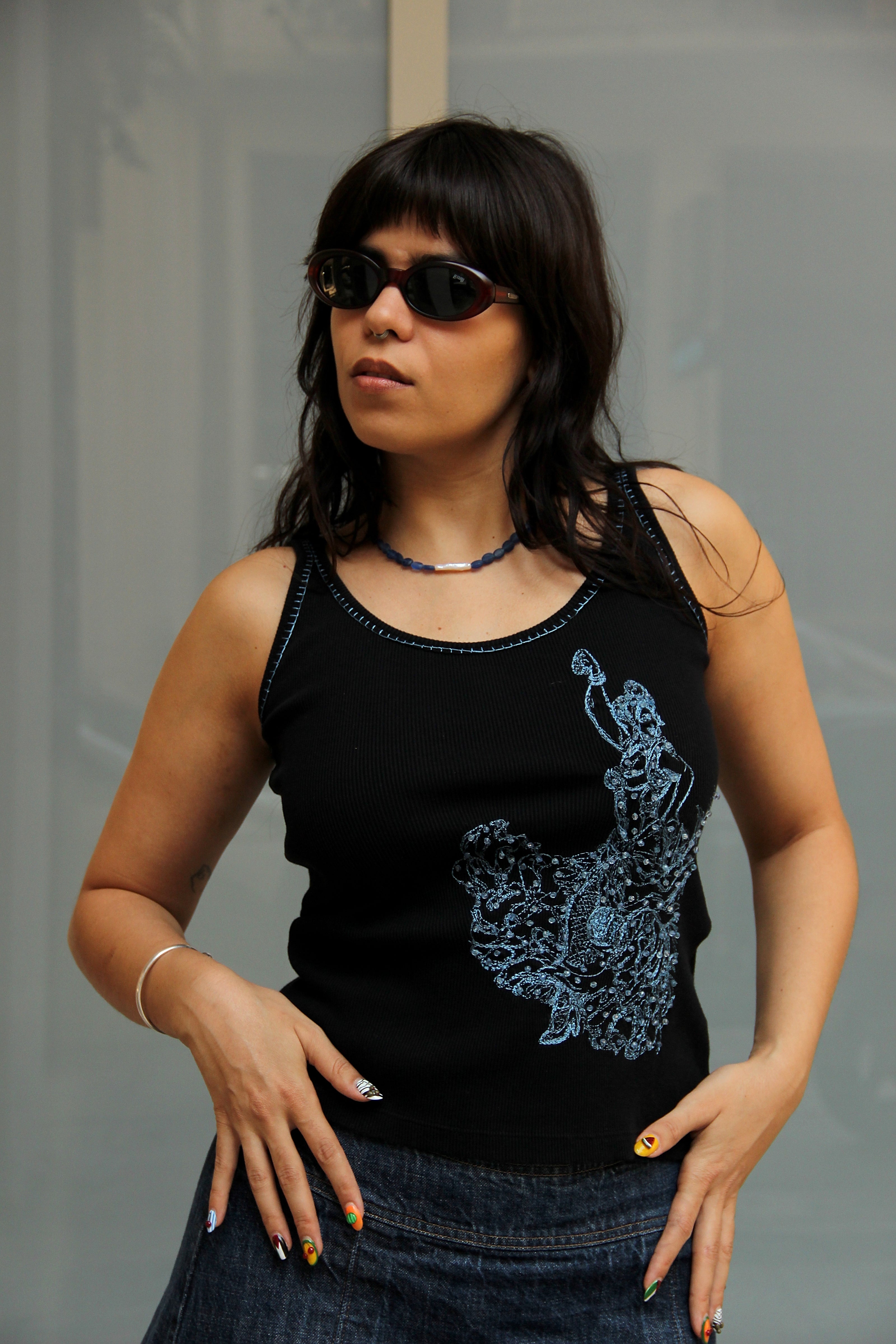 Vintage ribbed Y2K top with embroidered detailing (L)