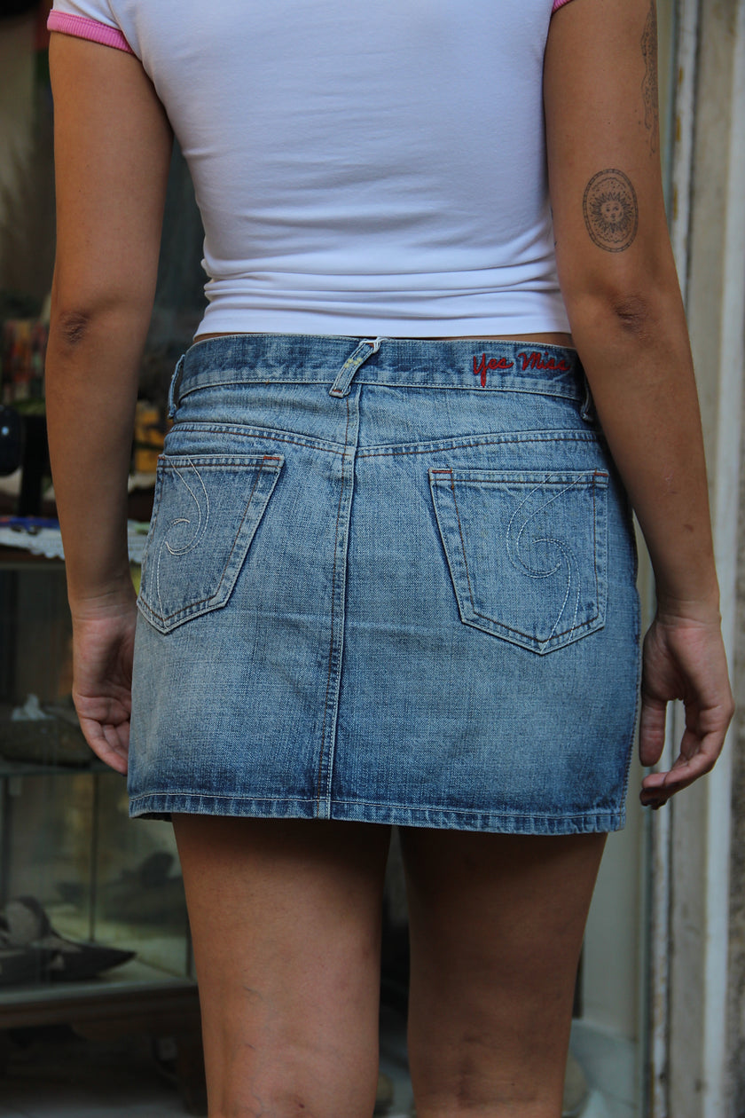 Super cute mini denim skirt (L)