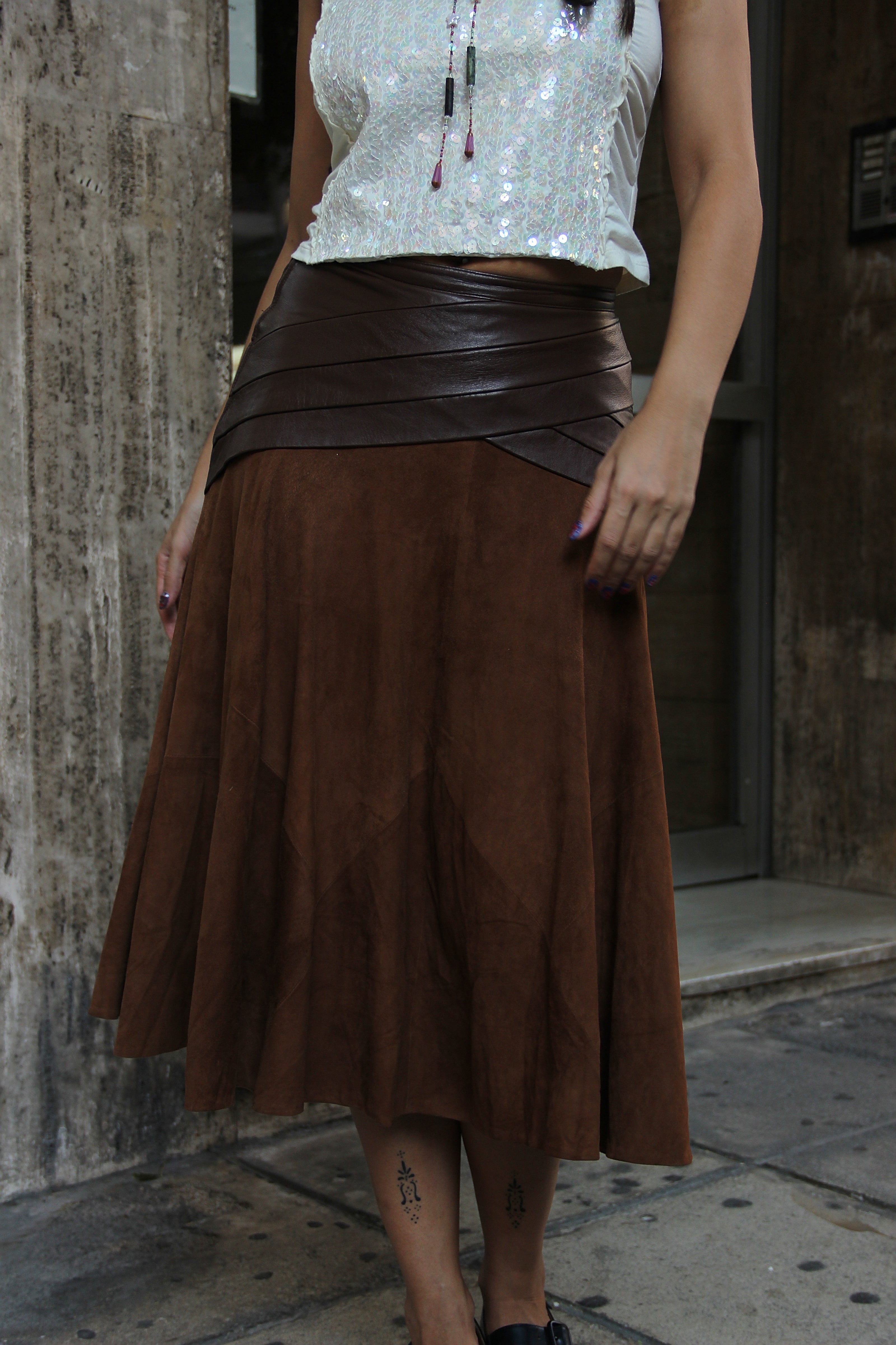 Stunning vintage 80s style skirt (M)