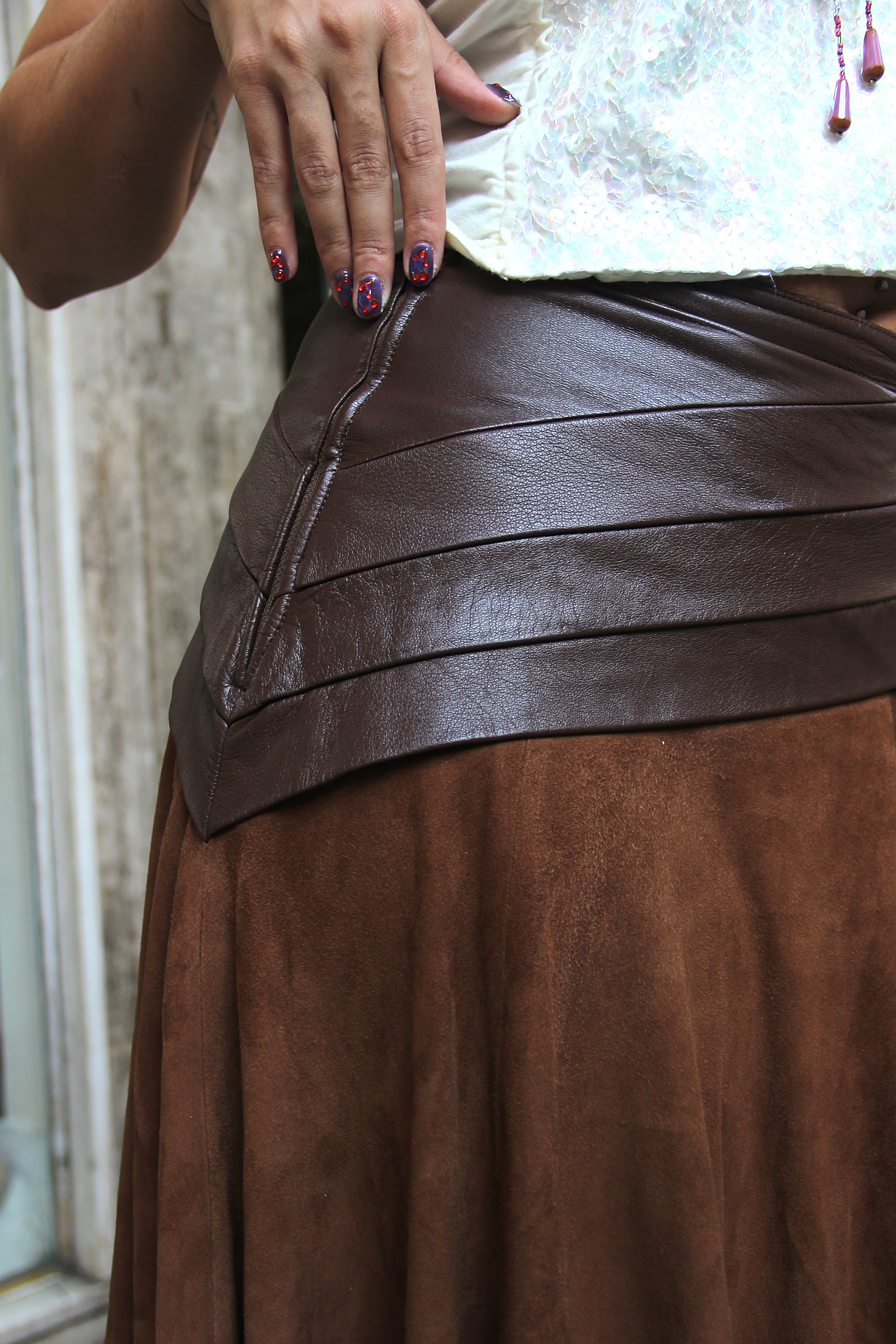 Stunning vintage 80s style skirt (M)