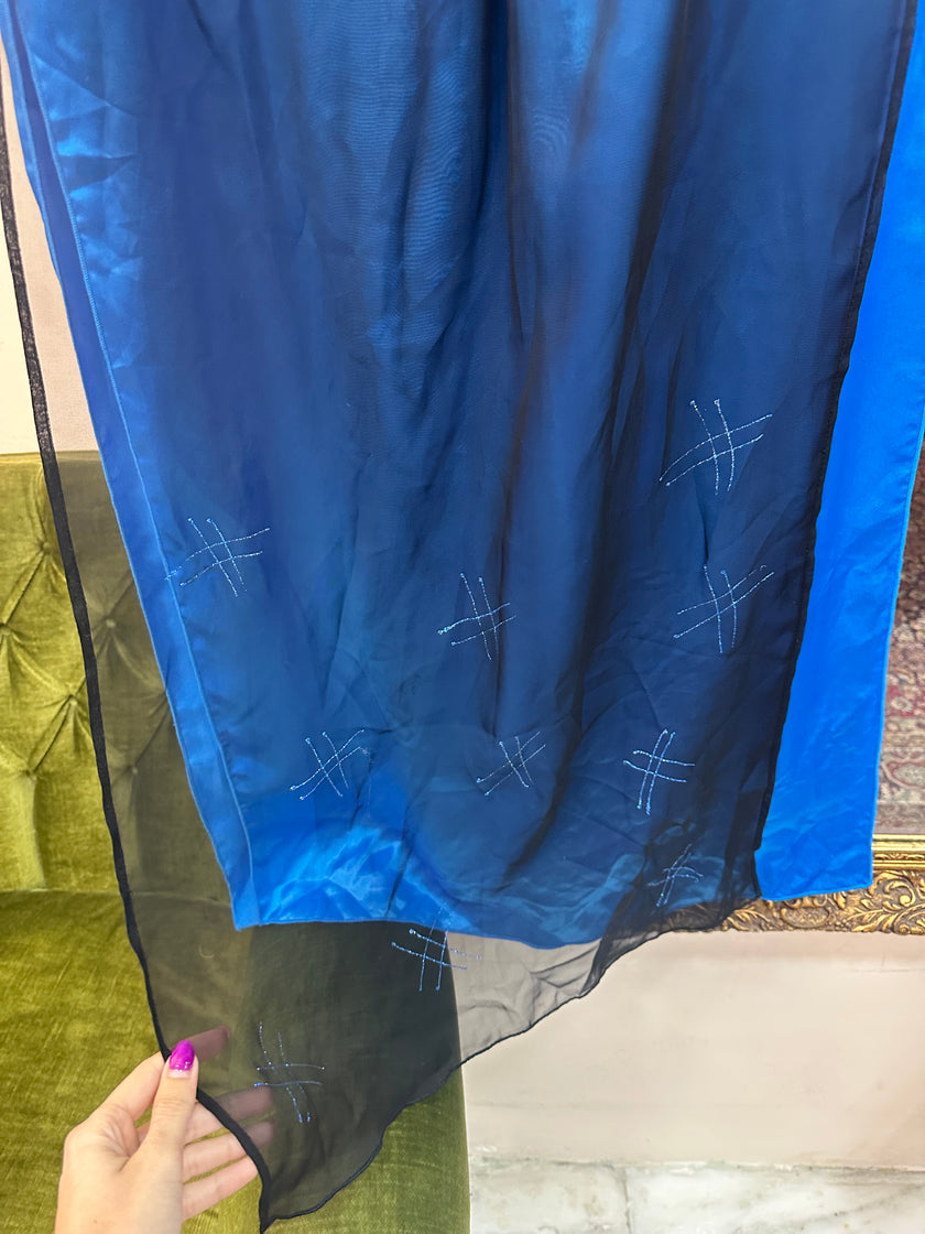 Stunning 100% silk Ao Dai traditional Vietnamese dress with high slits on the sides