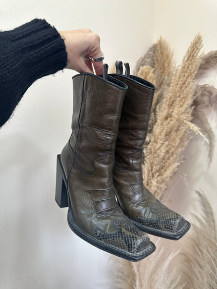 Stunning square heeled boots